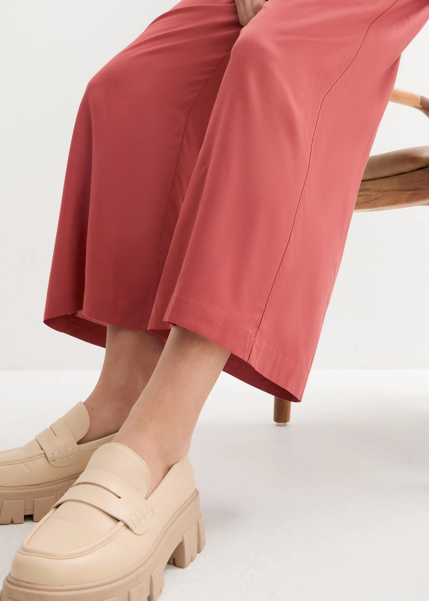 Culotte nohavice, široké, z padavej viskózy • červenohnedá • obchod bonprix