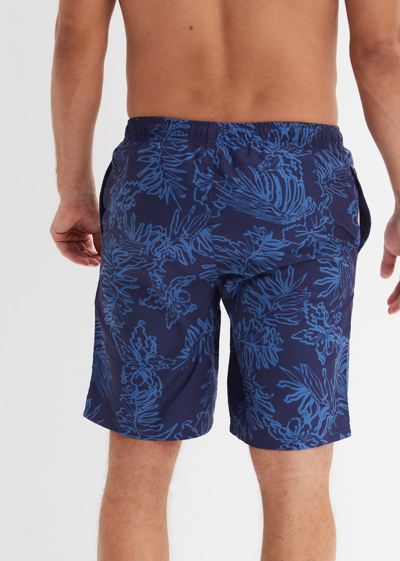Zwemshort • donkerblauw-blauw gebloemd • bonprix online shop