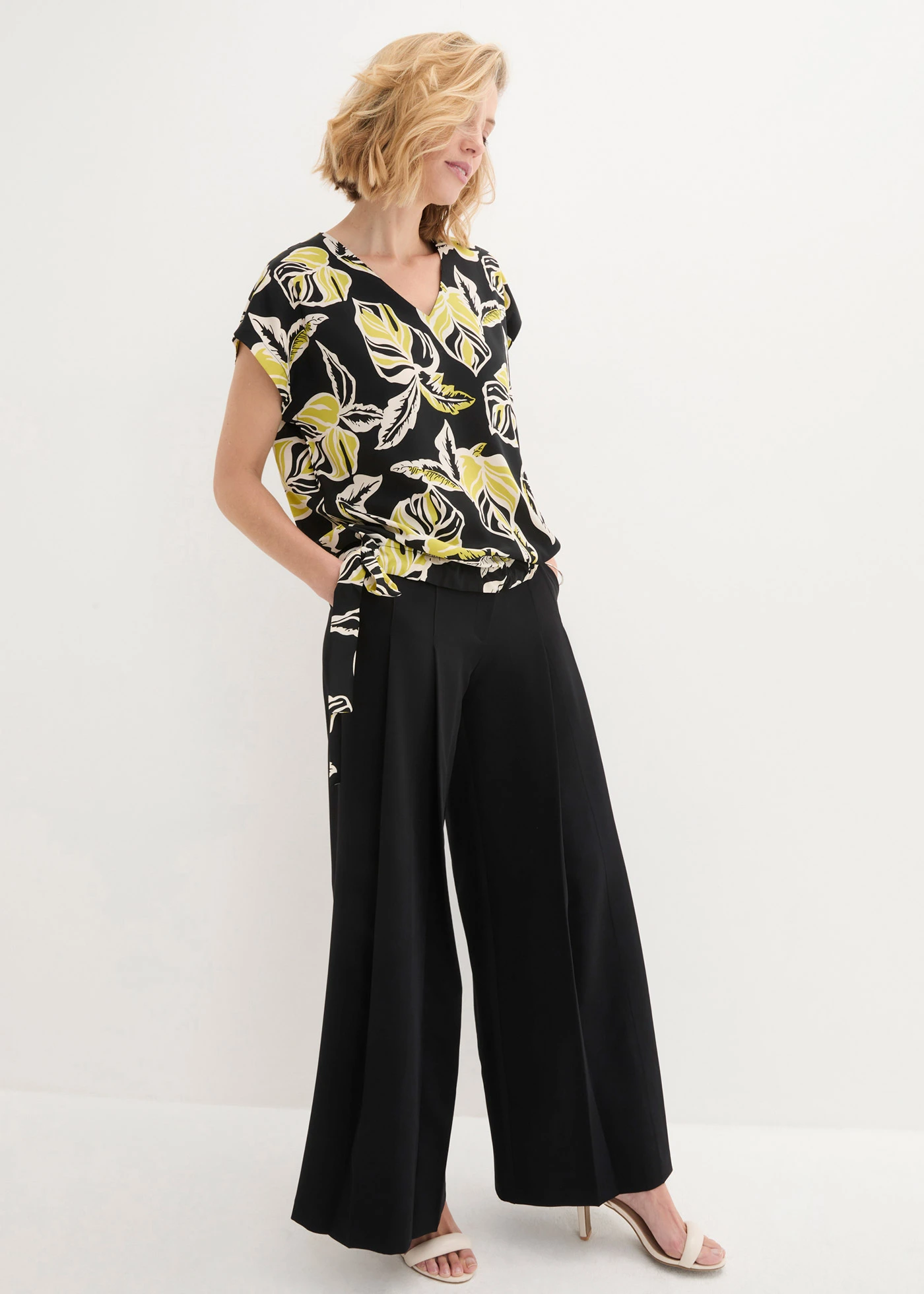 Tuniek met tunnelkoord • zwart/groen gedessineerd • bonprix online shop