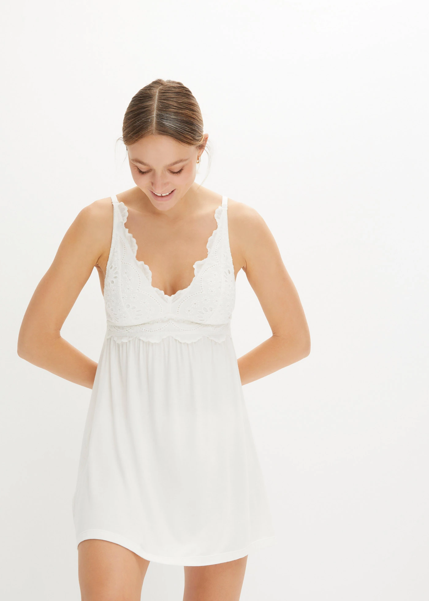 Slipdress van viscose met broderie anglaise • wit • bonprix online shop