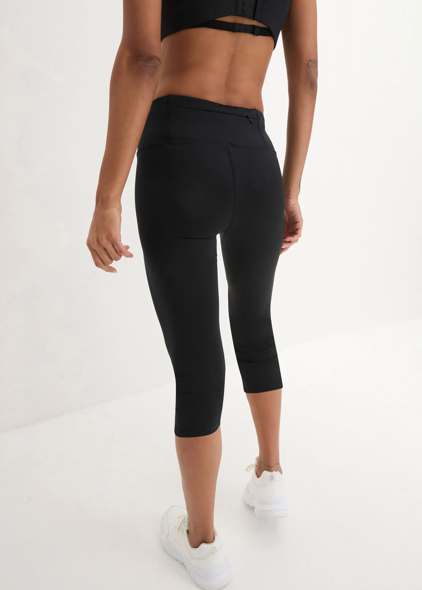 Outdoor legging met Ocean Bound Plastic, bermudalengte • zwart • bonprix online shop