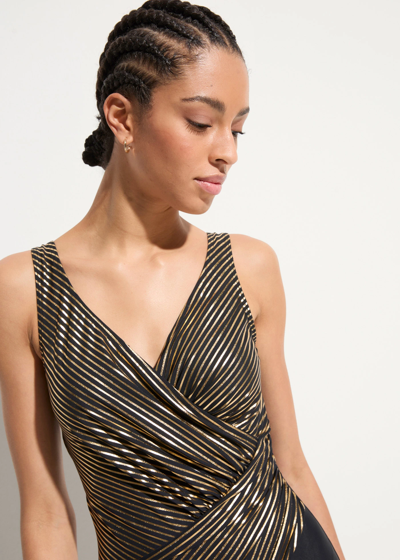 Alakformáló fürdőruha közepes formáló hatással • fekete/csíkos • bonprix áruház