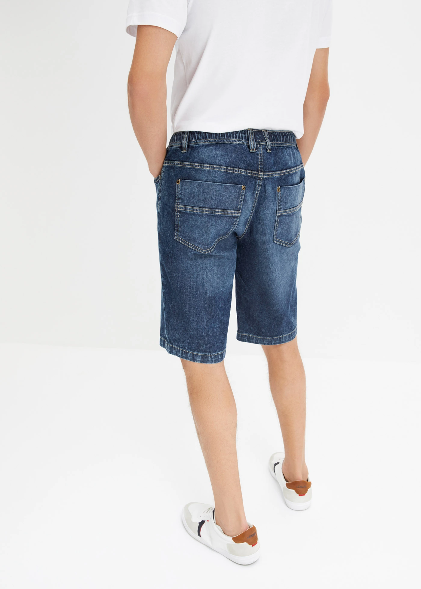 Vékony belebújós farmer bermuda, elasztikus derékpánttal,  Slim Fit • sötétkék denim • bonprix áruház