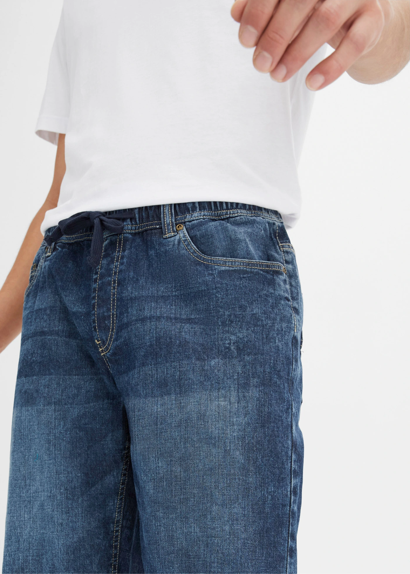 Bermude subțiri de blugi cu șiret și talie elastică, Slim Fit • bleumarin denim • magazin bonprix