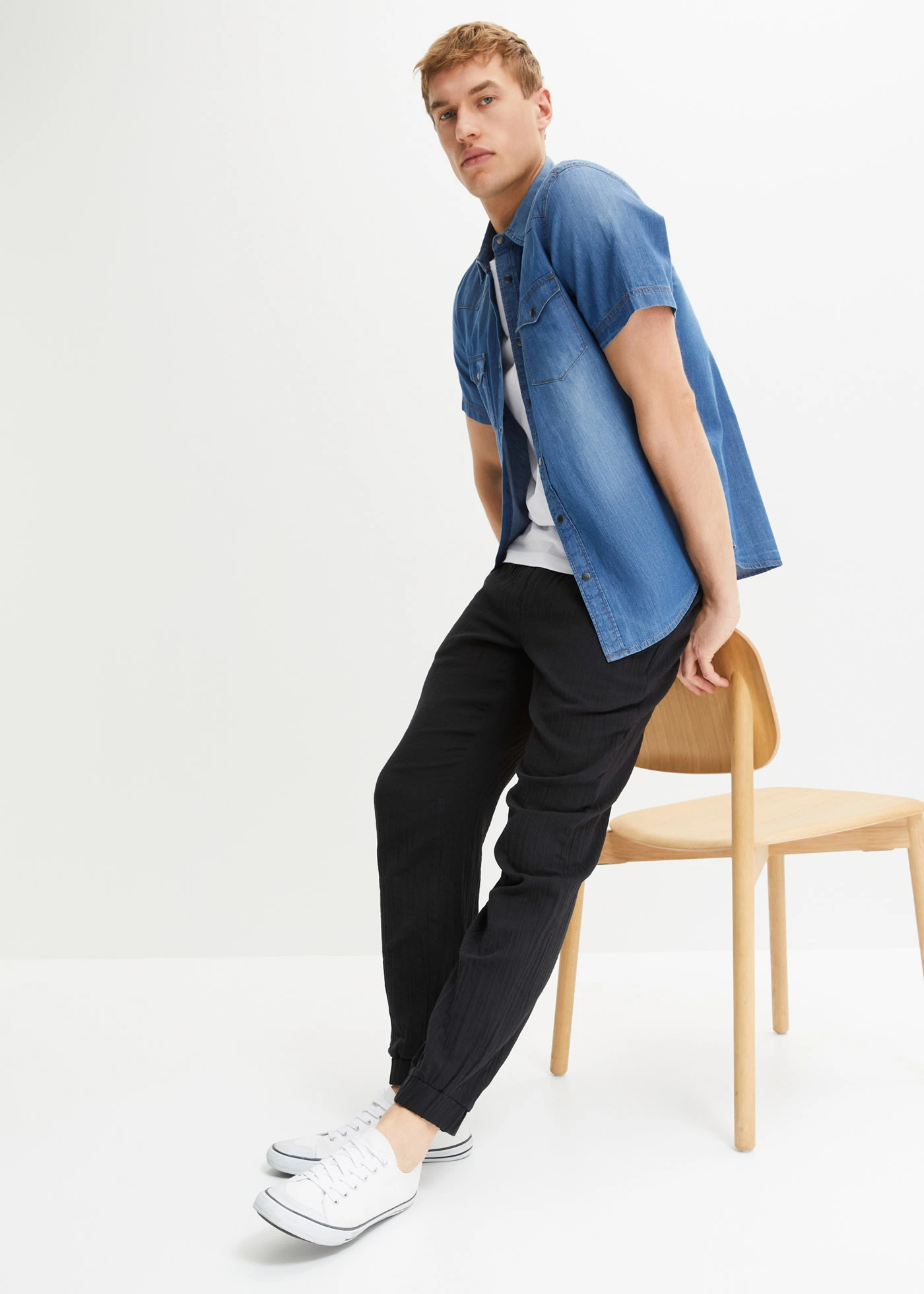 Pantaloni cu elastic și șiret în talie din bumbac 100% , conici, Regular Fit • negru • magazin bonprix