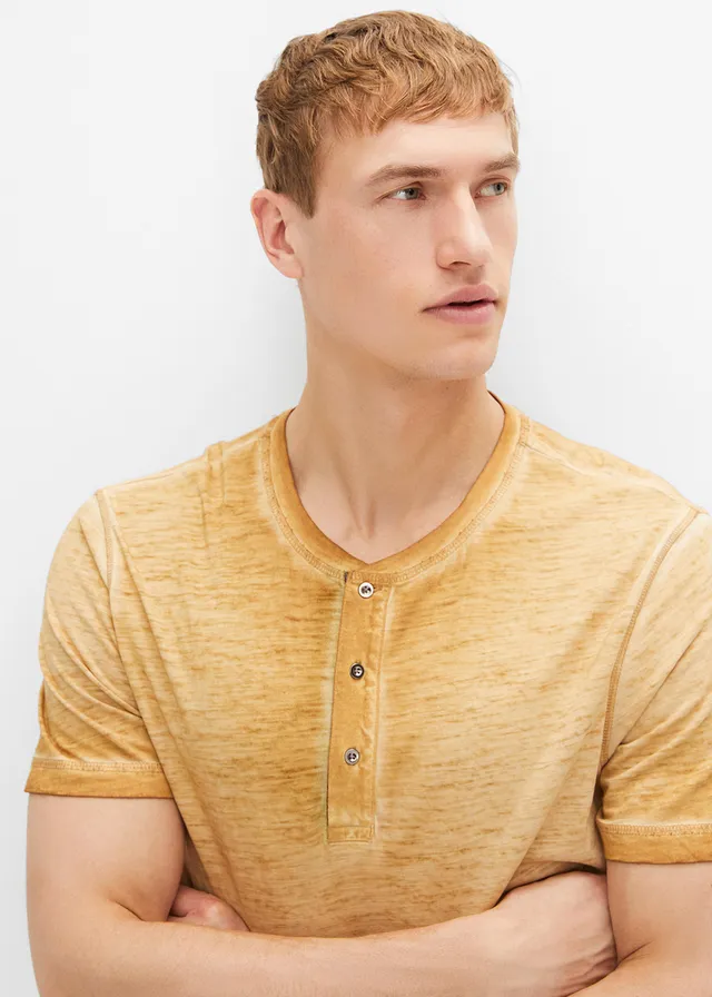 Henley shirt van biologisch katoen in washed out look • beige used • product-page.page-title-suffix