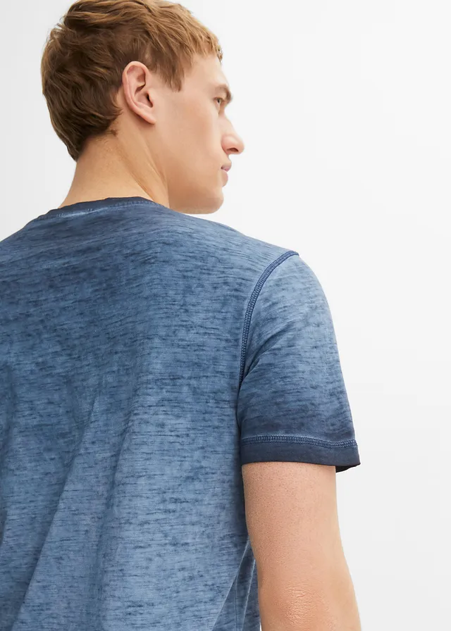 Henley shirt van biologisch katoen in washed out look • indigo used • product-page.page-title-suffix