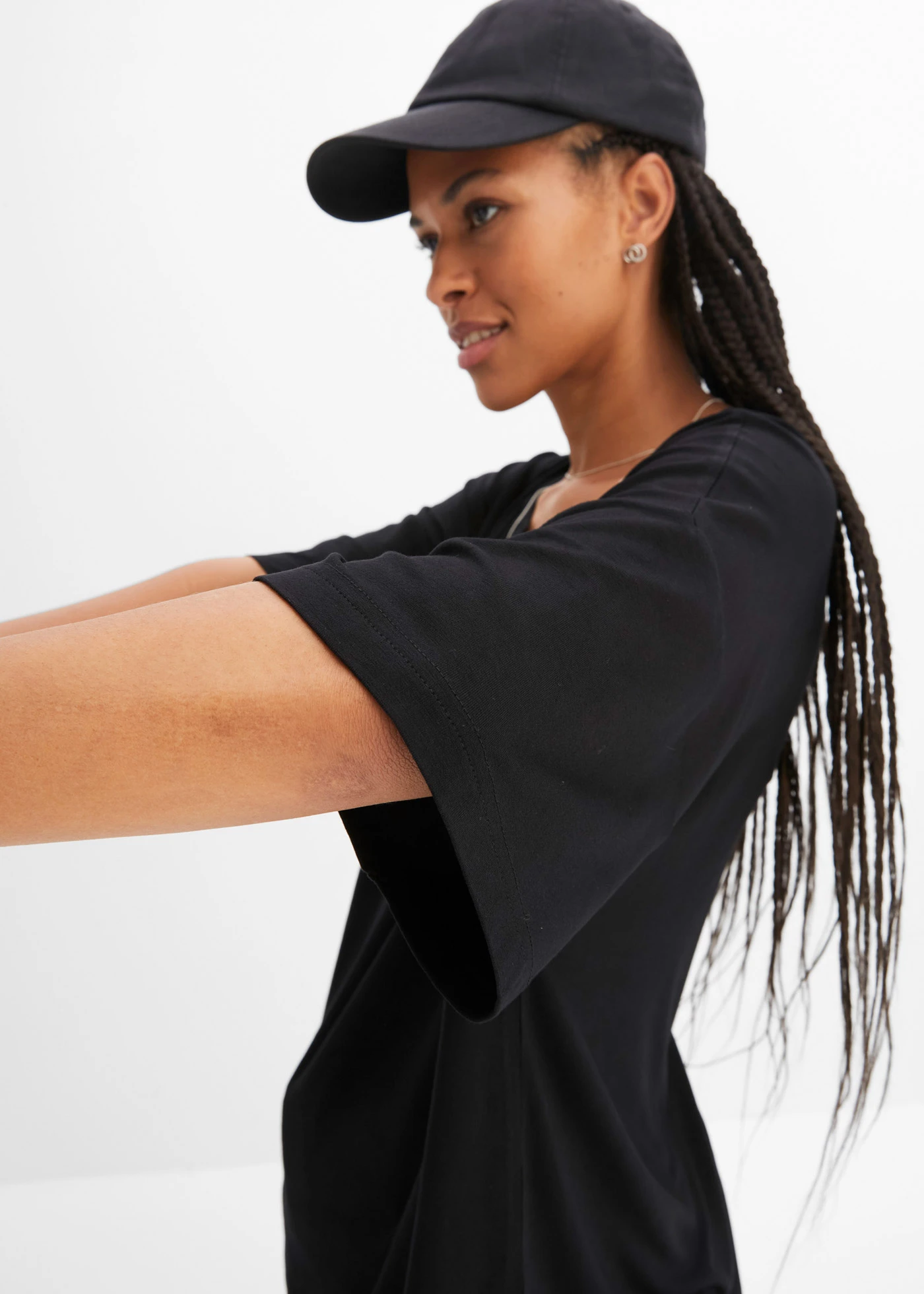 T-shirt oversized z lejącej wiskozy • czarny • sklep bonprix