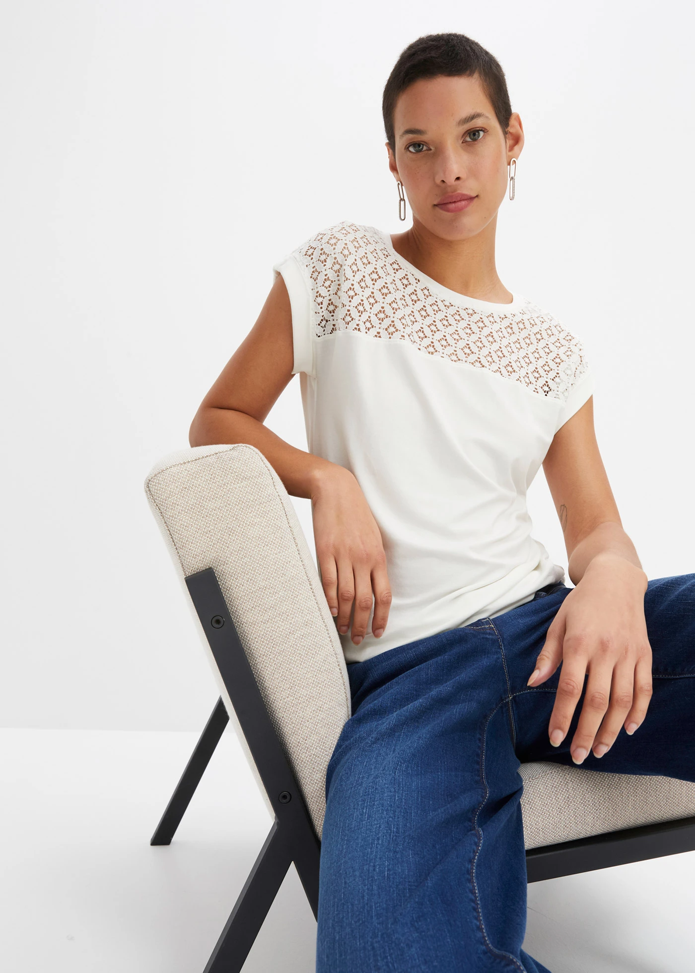 T-shirt doux à dentelle • ecru • Boutique bonprix