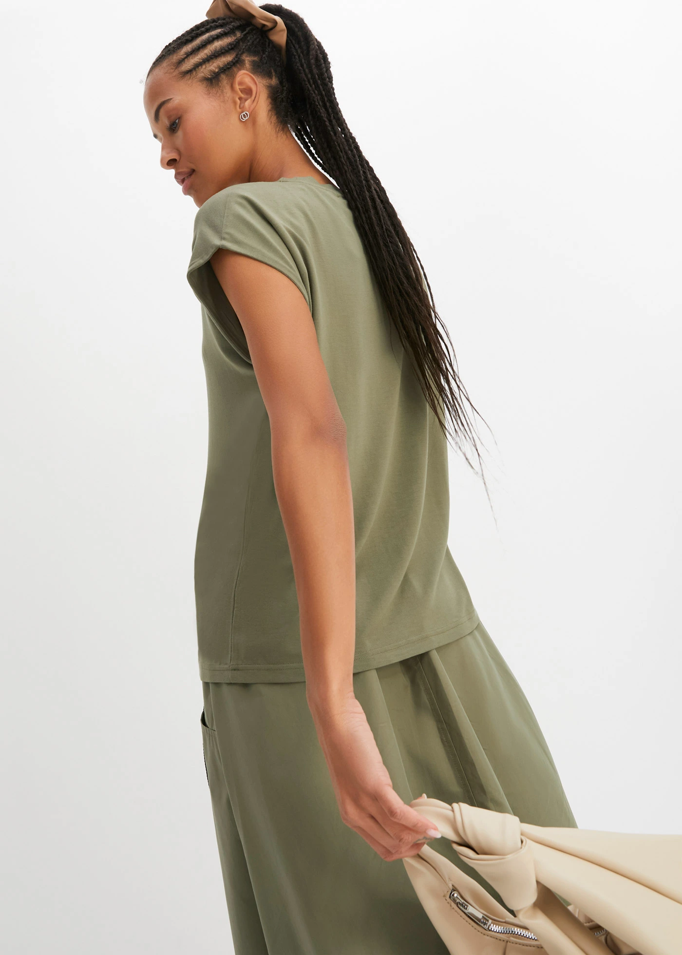 T-shirt van zachte viscose • olijfgroen • bonprix online shop