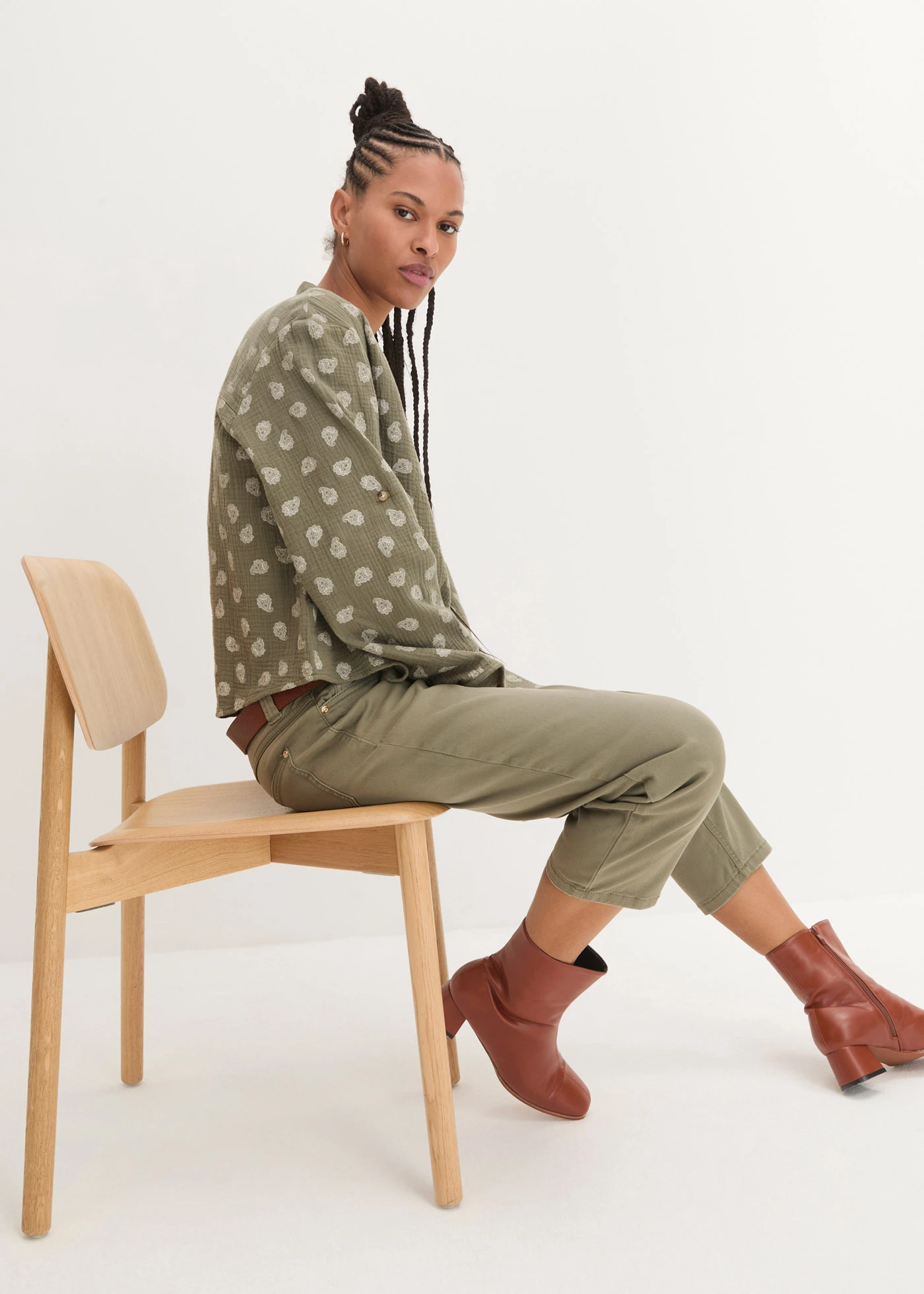 Blouse légère et oversize en gaze de coton • olive paisley • Boutique bonprix