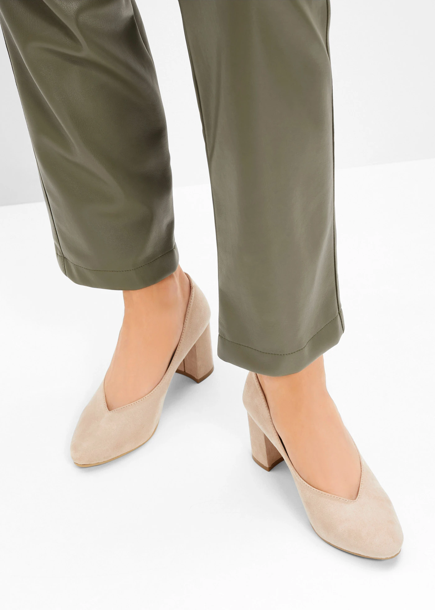 Pantofi confortabili cu toc • bej-latte • magazin bonprix