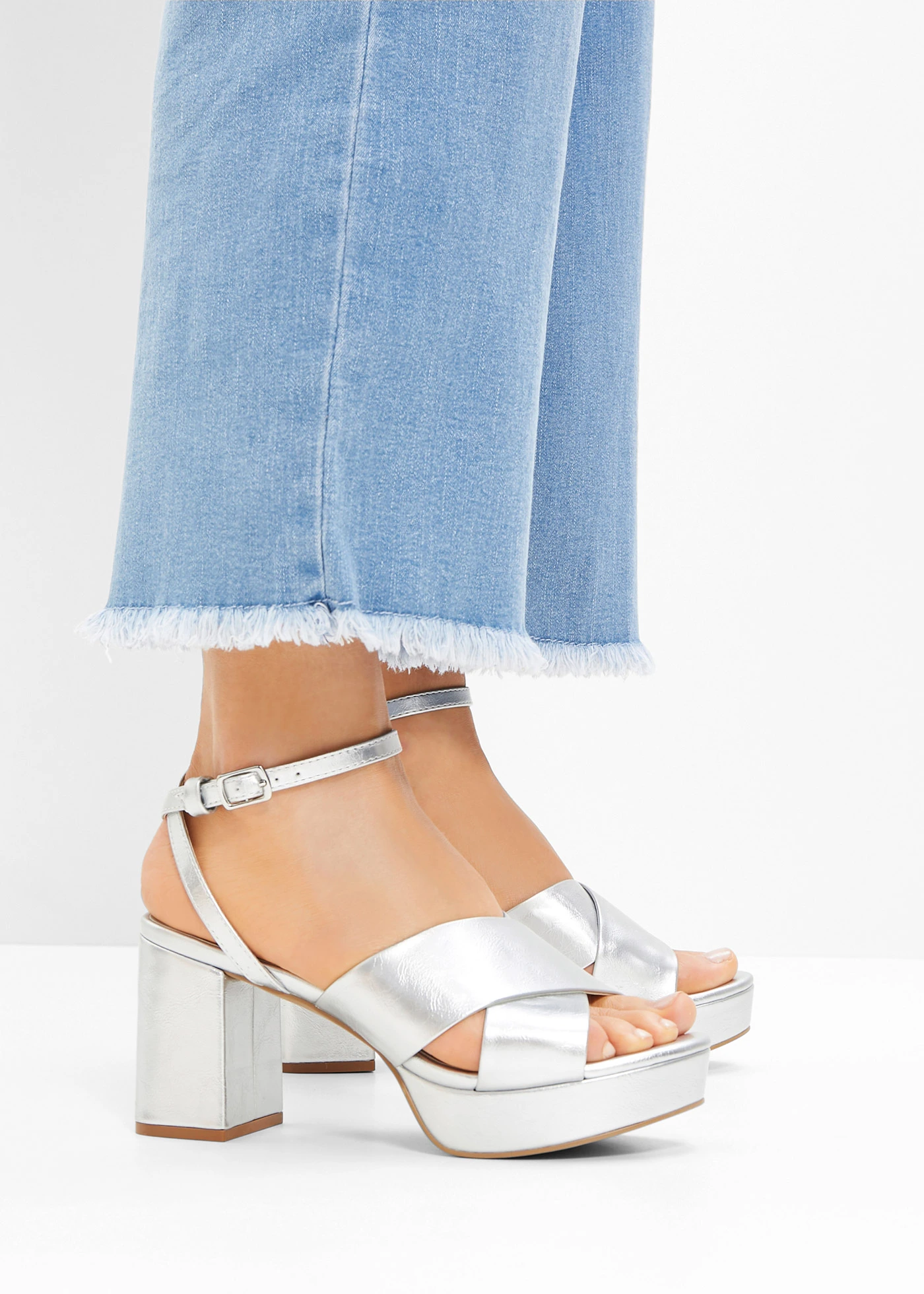 Plateau sandaletten • zilverkleur • bonprix online shop