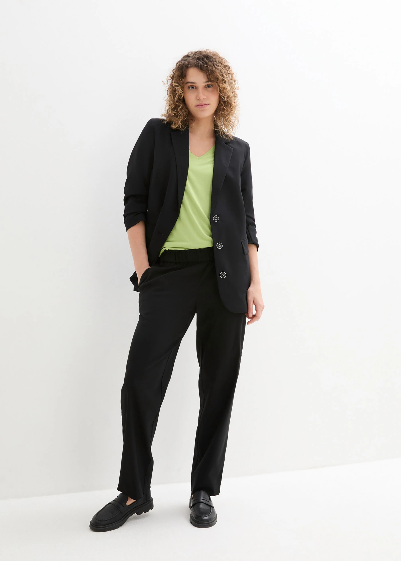 Bluză lungă din amestec de viscoză • verde-pară • magazin bonprix