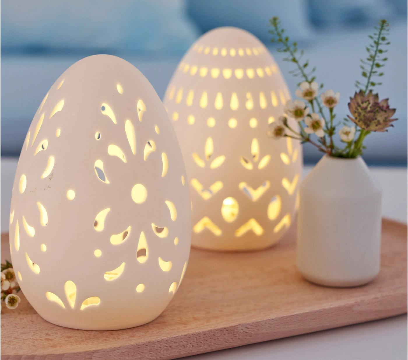 LED dekorációs tárgy húsvéti tojás kivágásokkal (2 db-os csomag) • fehér • bonprix áruház