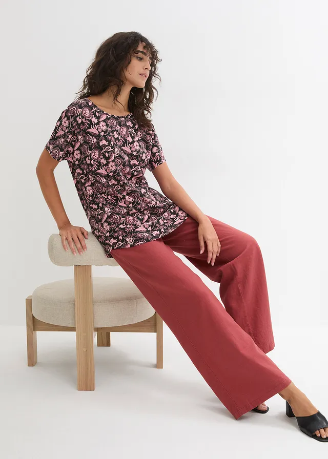 Losjes vallend slub shirt met afgeronde onderrand van biologisch katoen, Kleur: zwart-zacht roze gebloemd