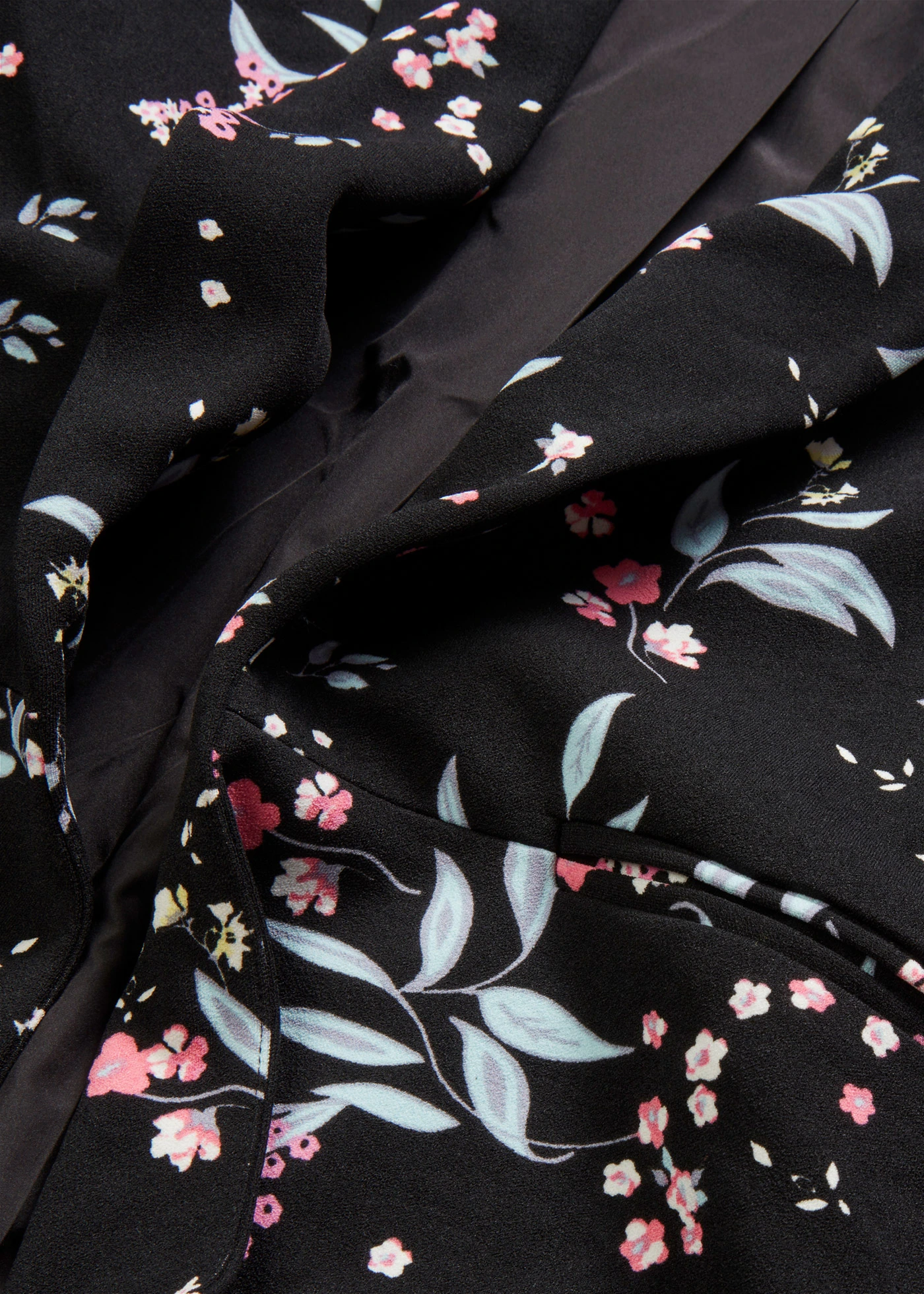 Lange gedessineerde blazer • zwart gebloemd • bonprix online shop