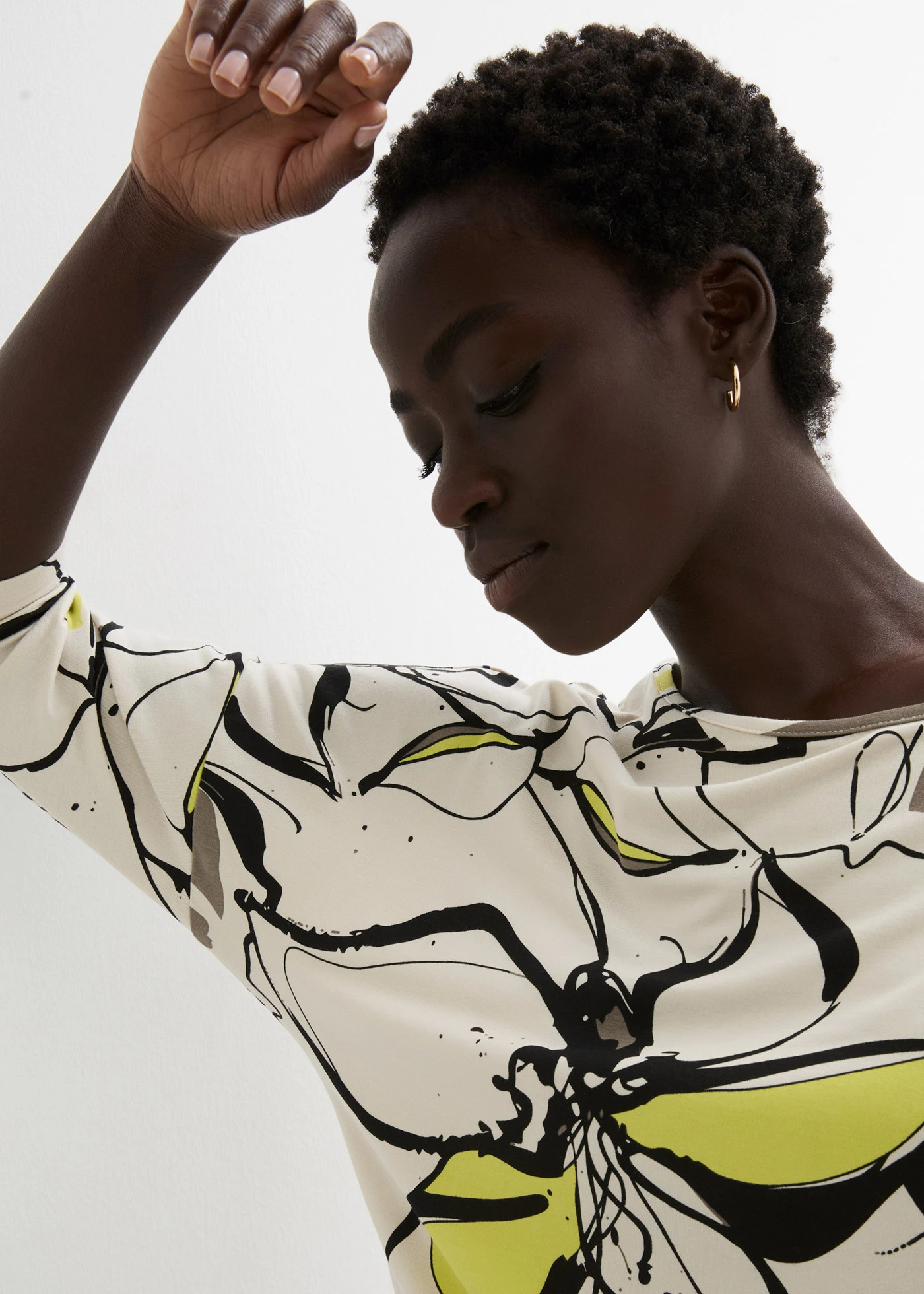 Shirt met bloemenprint • ecru/zwart gebloemd • bonprix online shop