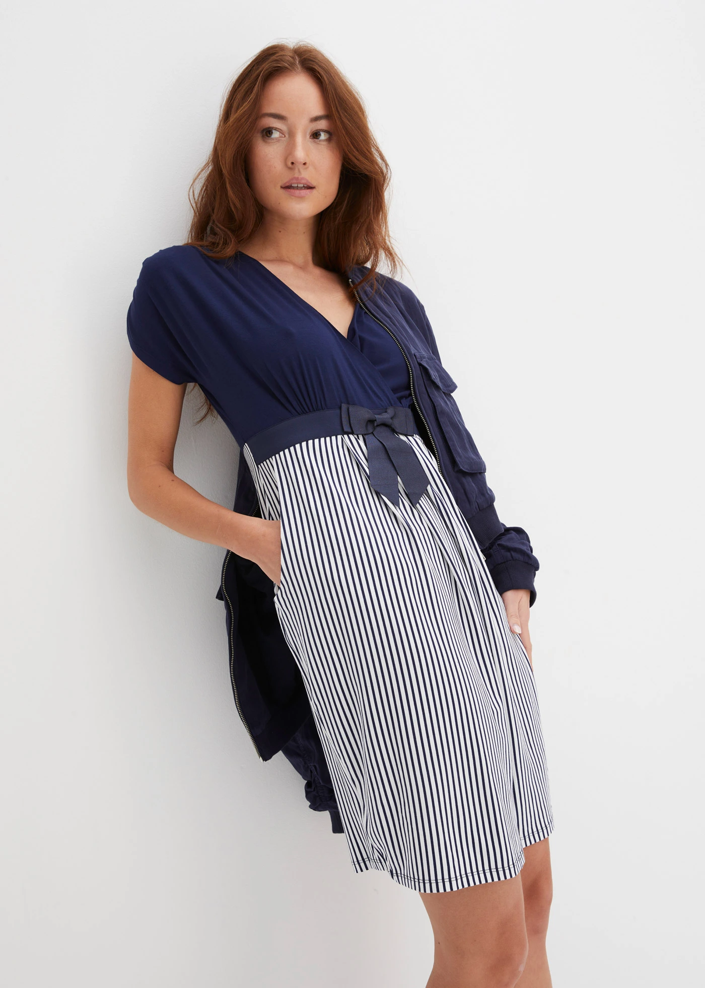 Žerzejové šaty • tmavě modro-bílá s proužky • bonprix obchod