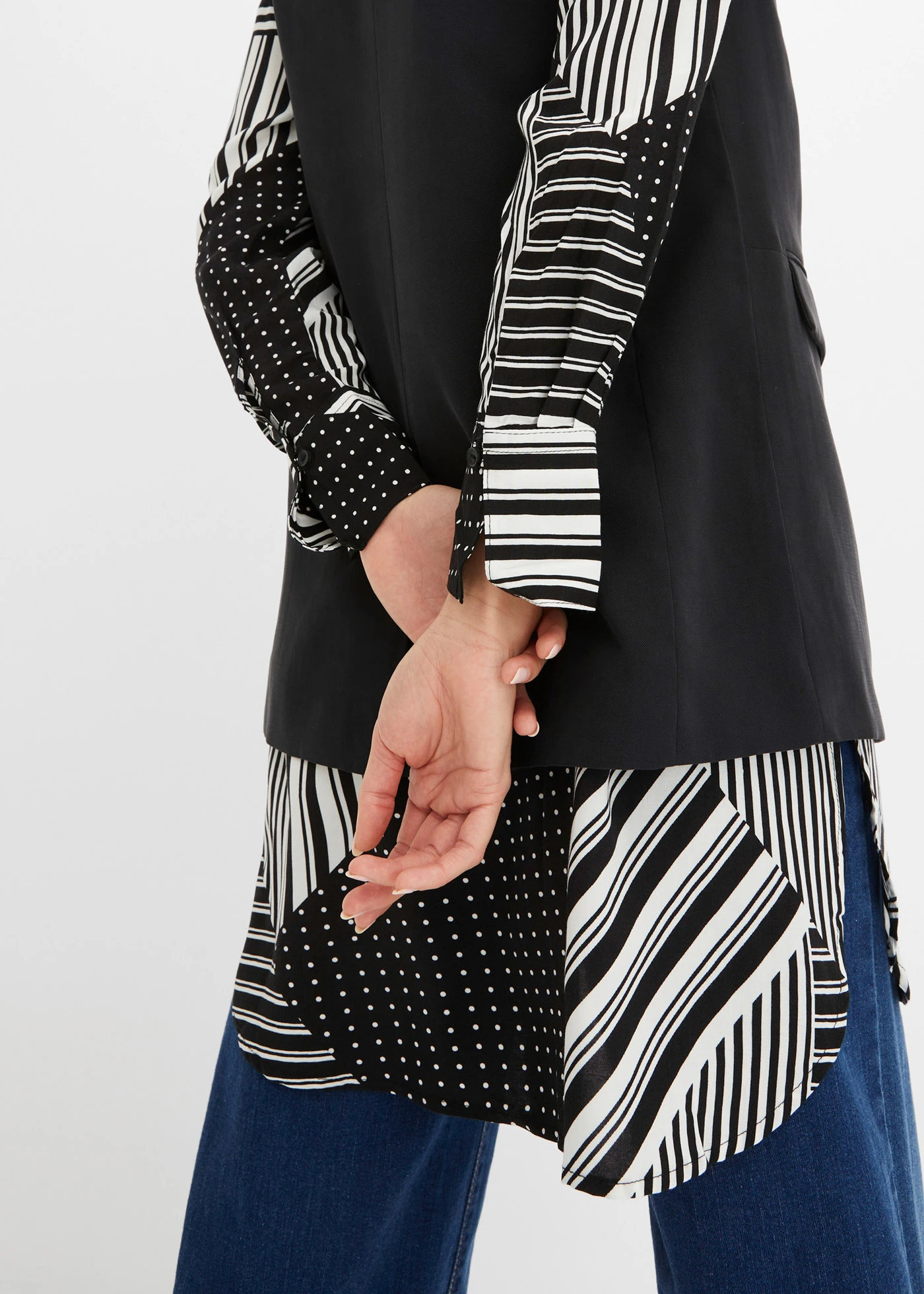 Dlouhá halenka • černo-bílý grafický vzor • bonprix obchod