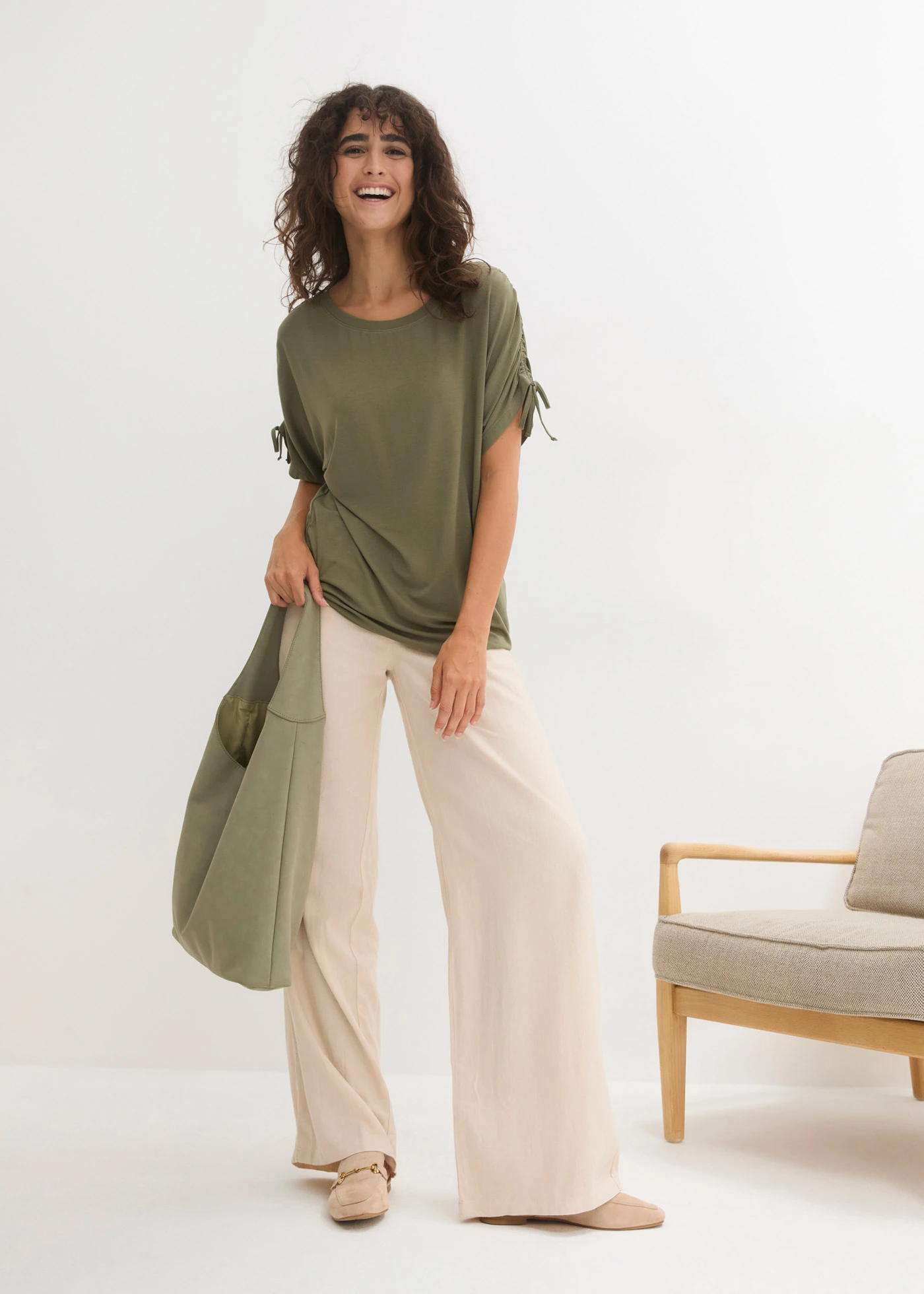 Tričko ze splývavé viskózy • olivová • bonprix obchod