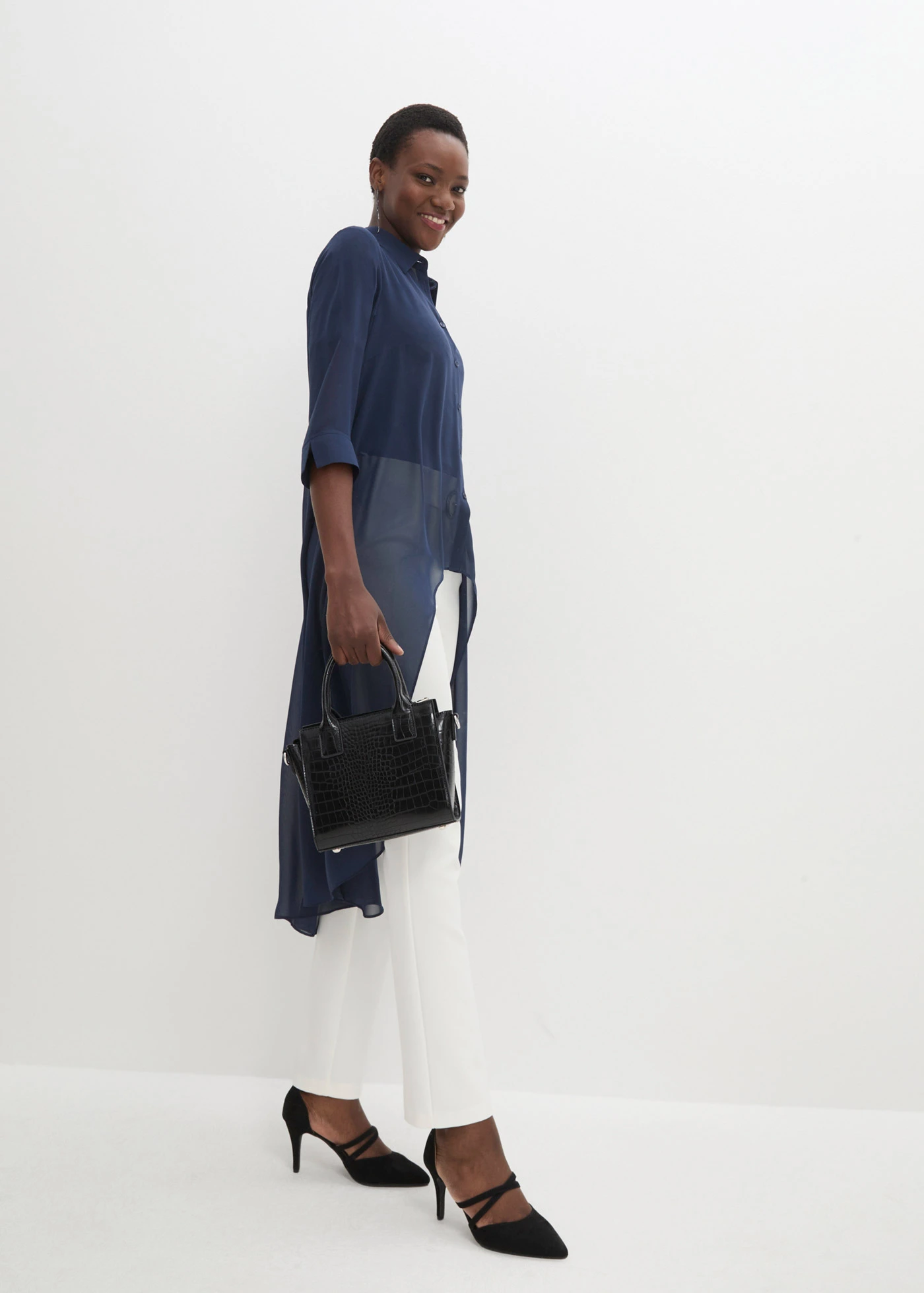 Šifonová halenka s volány • tmavě modrá • bonprix obchod