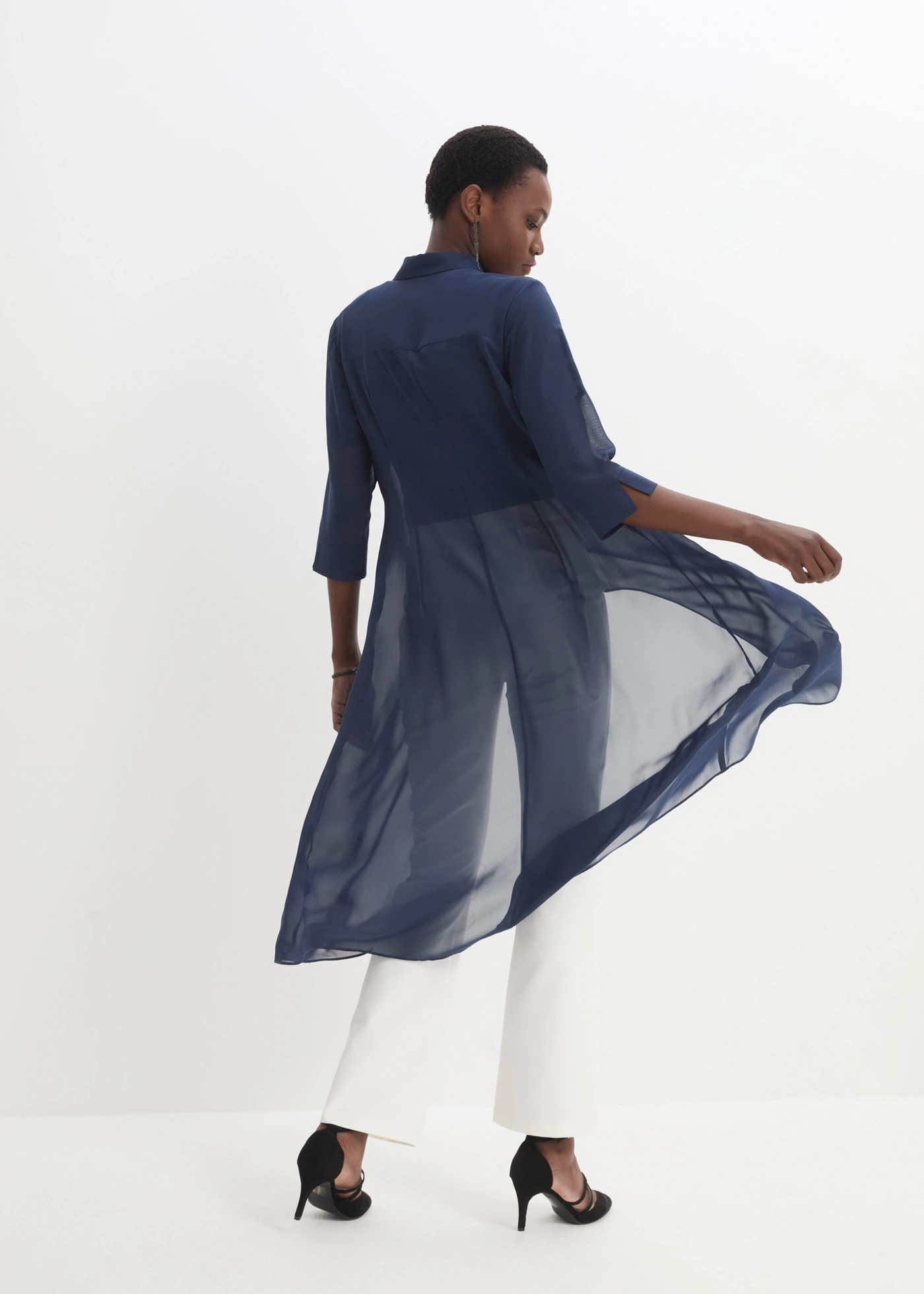 Šifonová halenka s volány • tmavě modrá • bonprix obchod