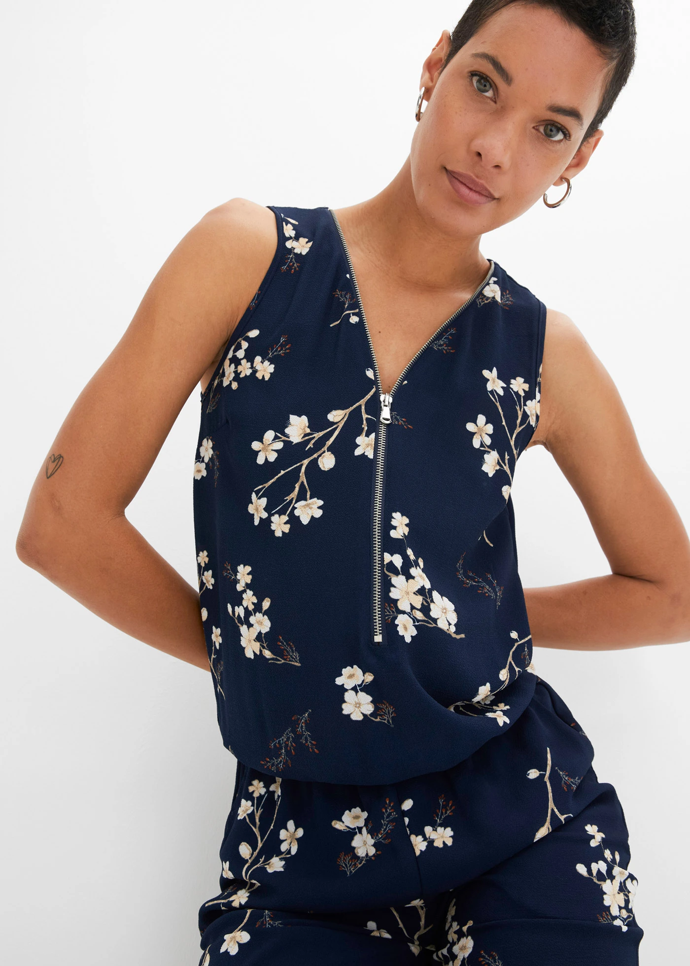 Combinaison sans manches • bleu foncé imprimé • Boutique bonprix