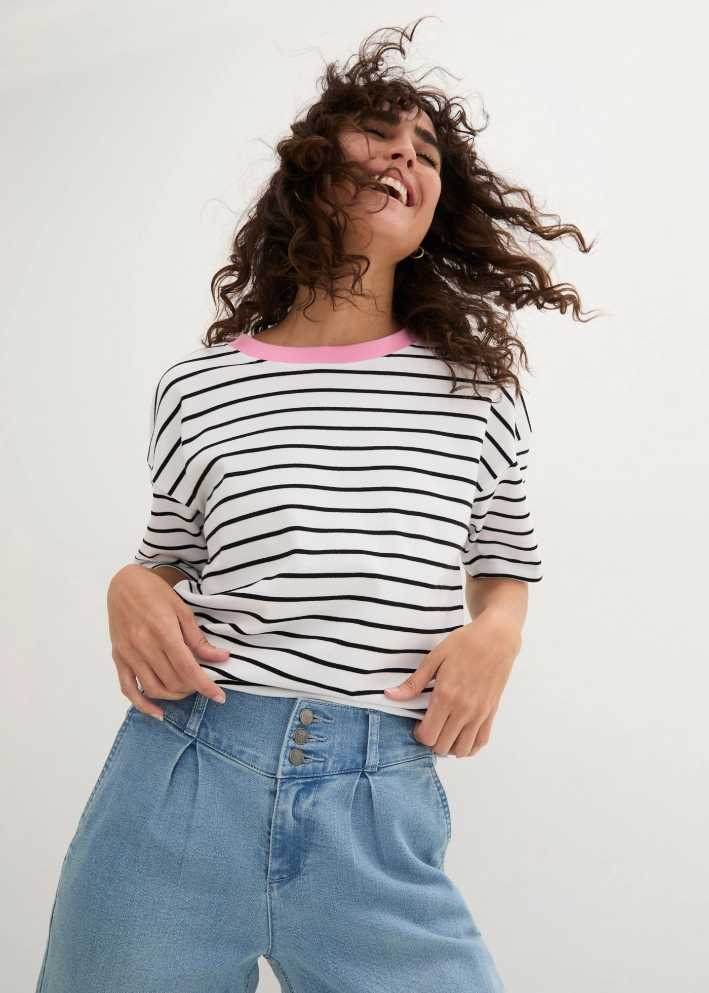 Blugi cropped Wide Leg, High Waist, cu talie comodă • bleu denim • magazin bonprix