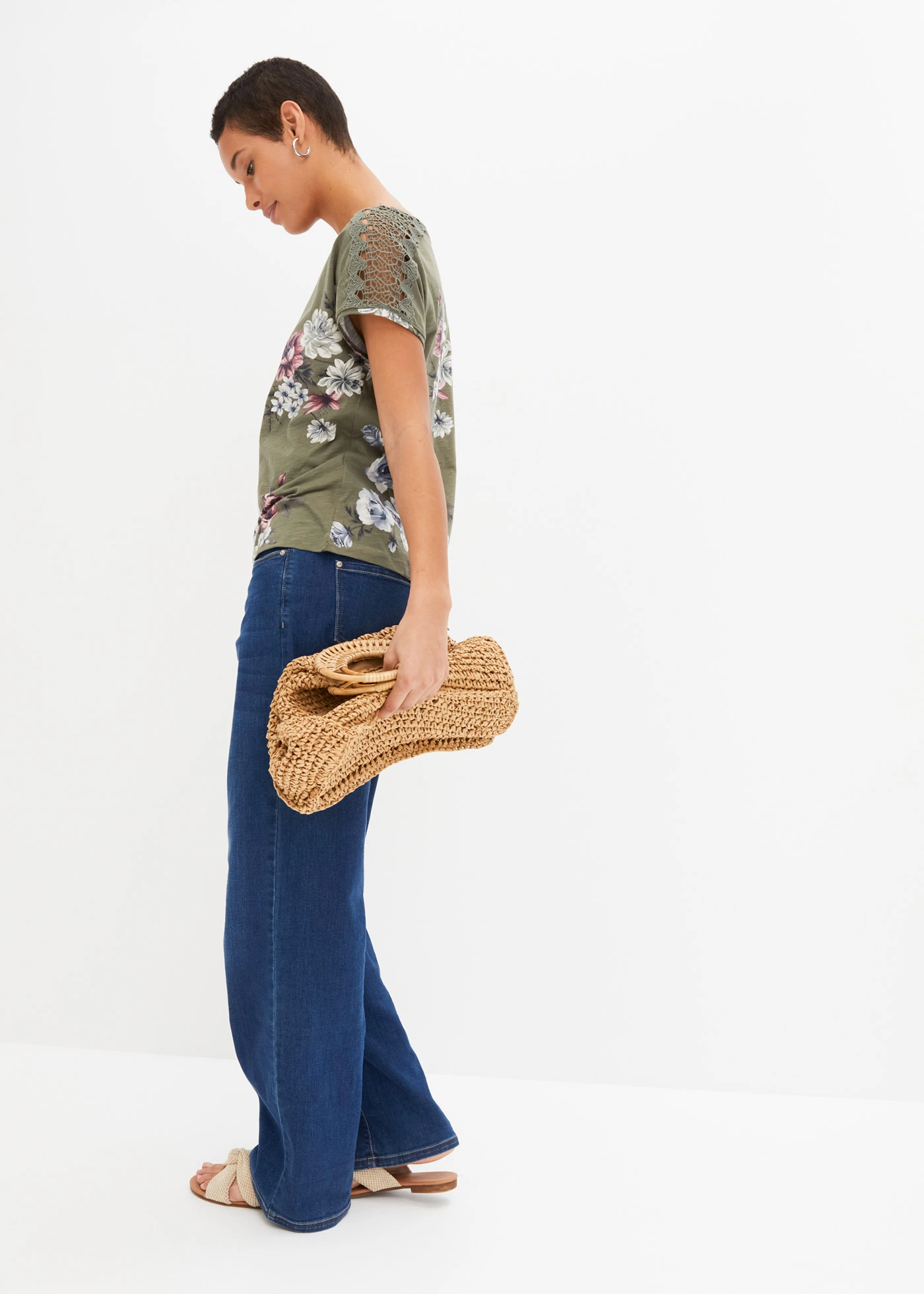 Triko s potiskem a krajkou • olivová s květy • bonprix obchod