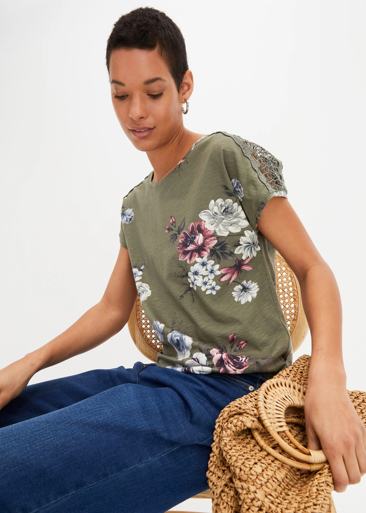 Triko s potiskem a krajkou • olivová s květy • bonprix obchod