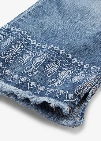 Capri džíny s výšivkou • modrá bleached • bonprix obchod