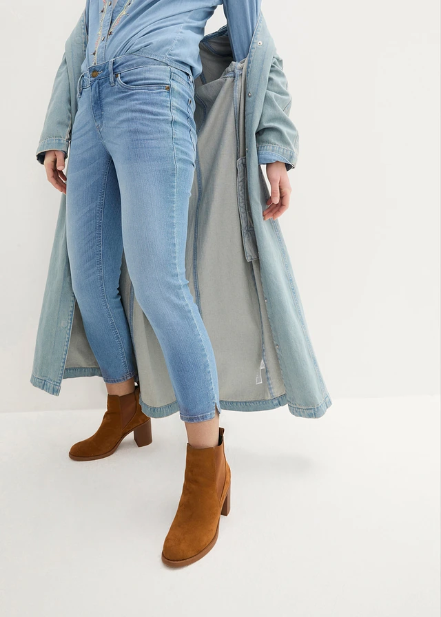 Jeansy 7/8 z rozcięciem i stretchem, kolor: jasnoniebieski denim "used"