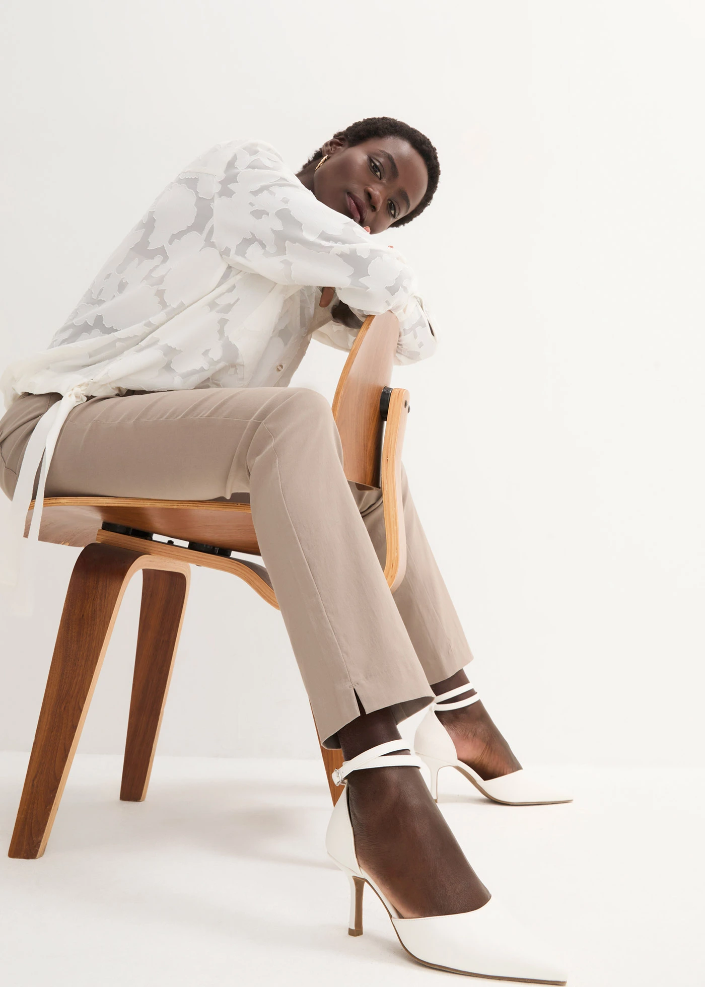 Stretchbroek • taupe • bonprix online shop