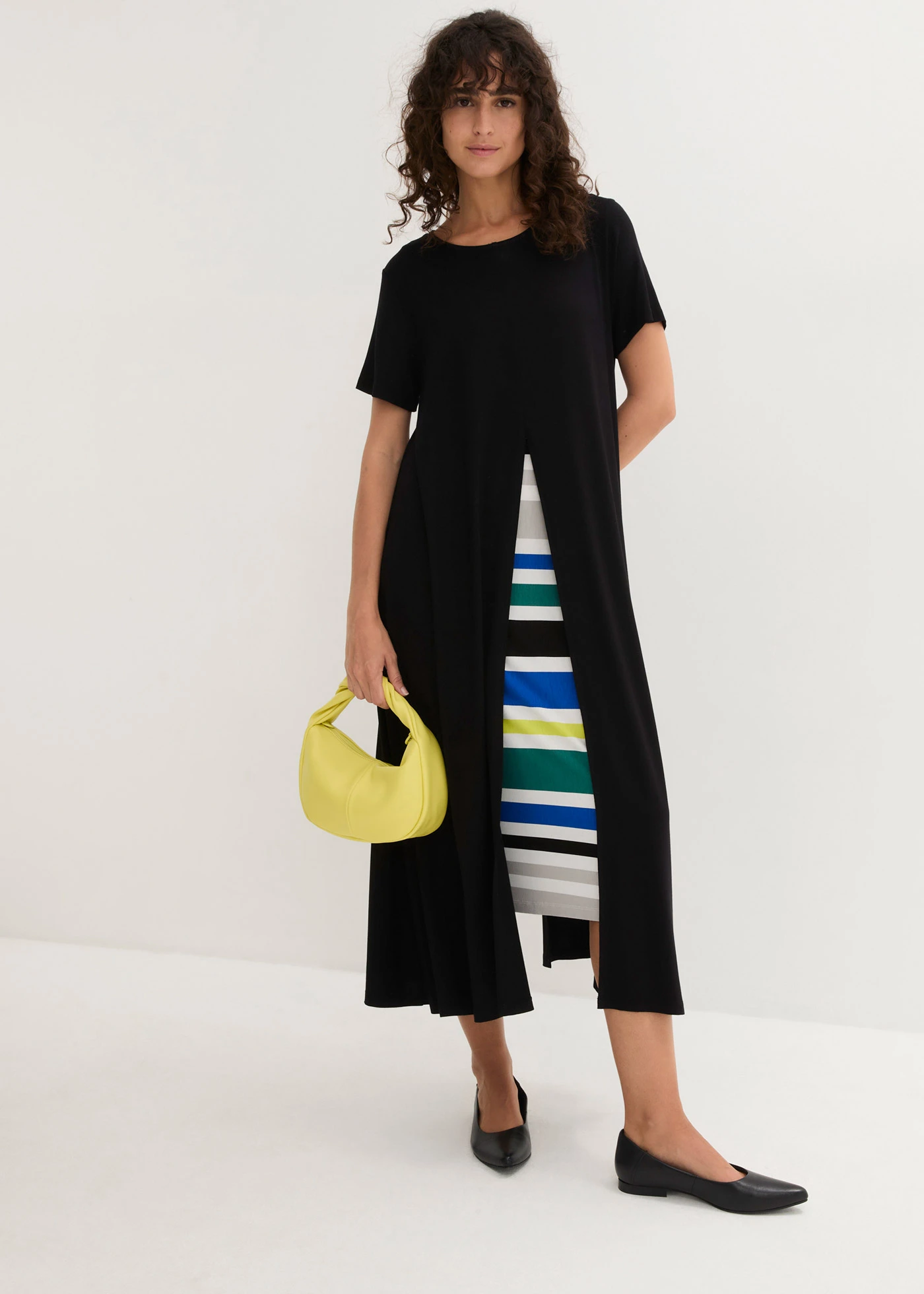 Jersey jurk van een zachte viscosemix • zwart gestreept • bonprix online shop