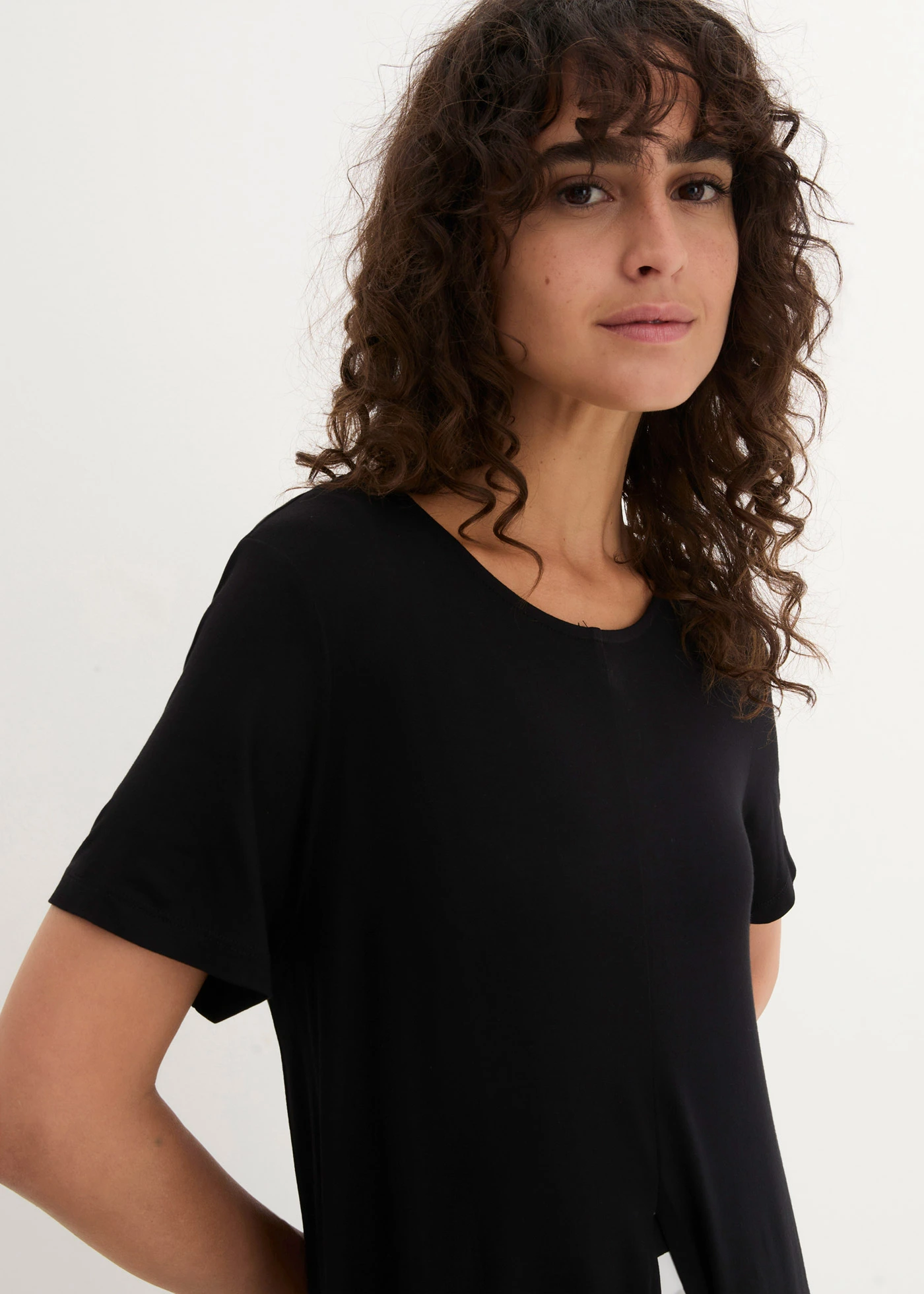 Jersey jurk van een zachte viscosemix • zwart gestreept • bonprix online shop