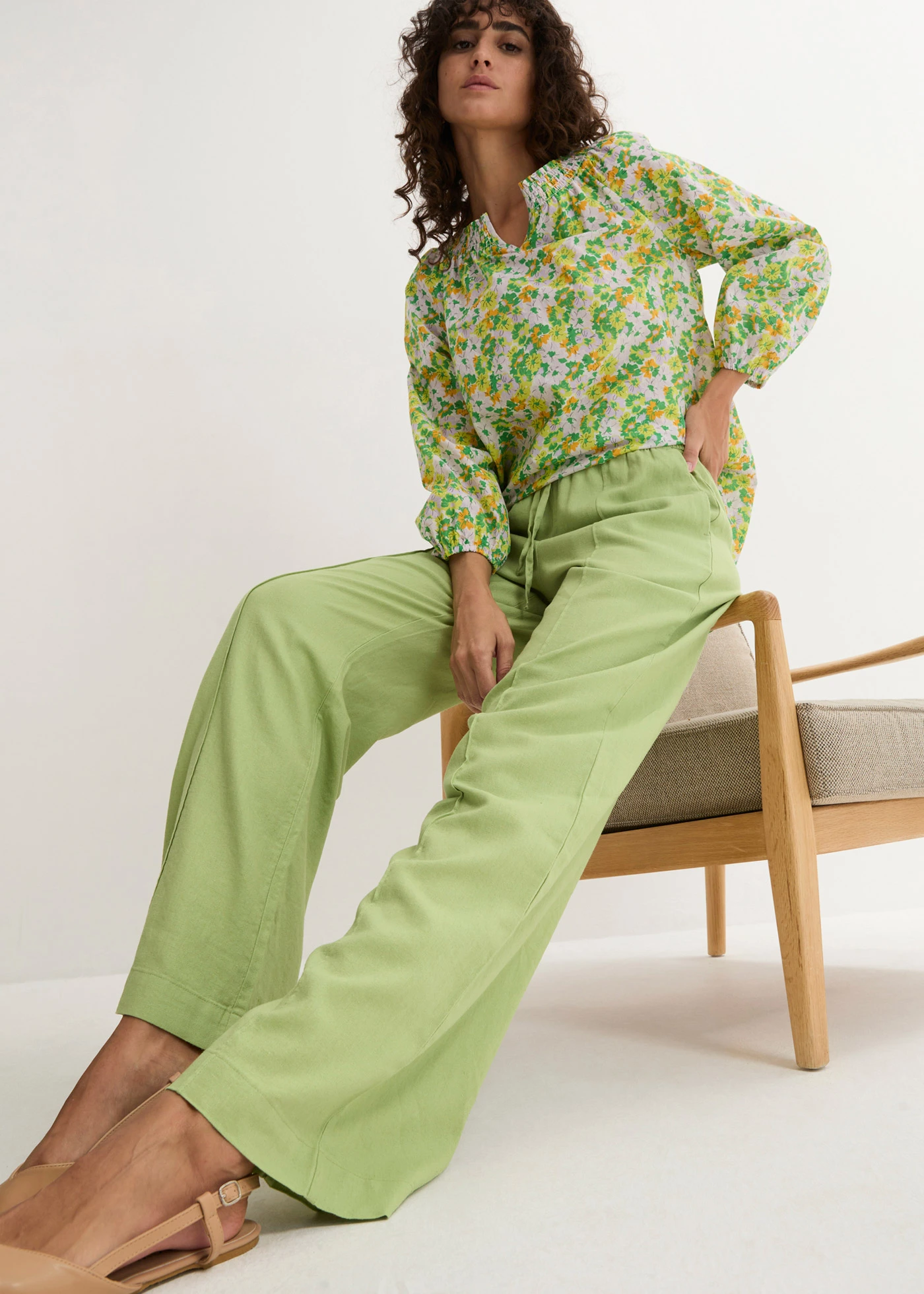 Pantalon palazzo léger en lin et viscose • vert poire • Boutique bonprix