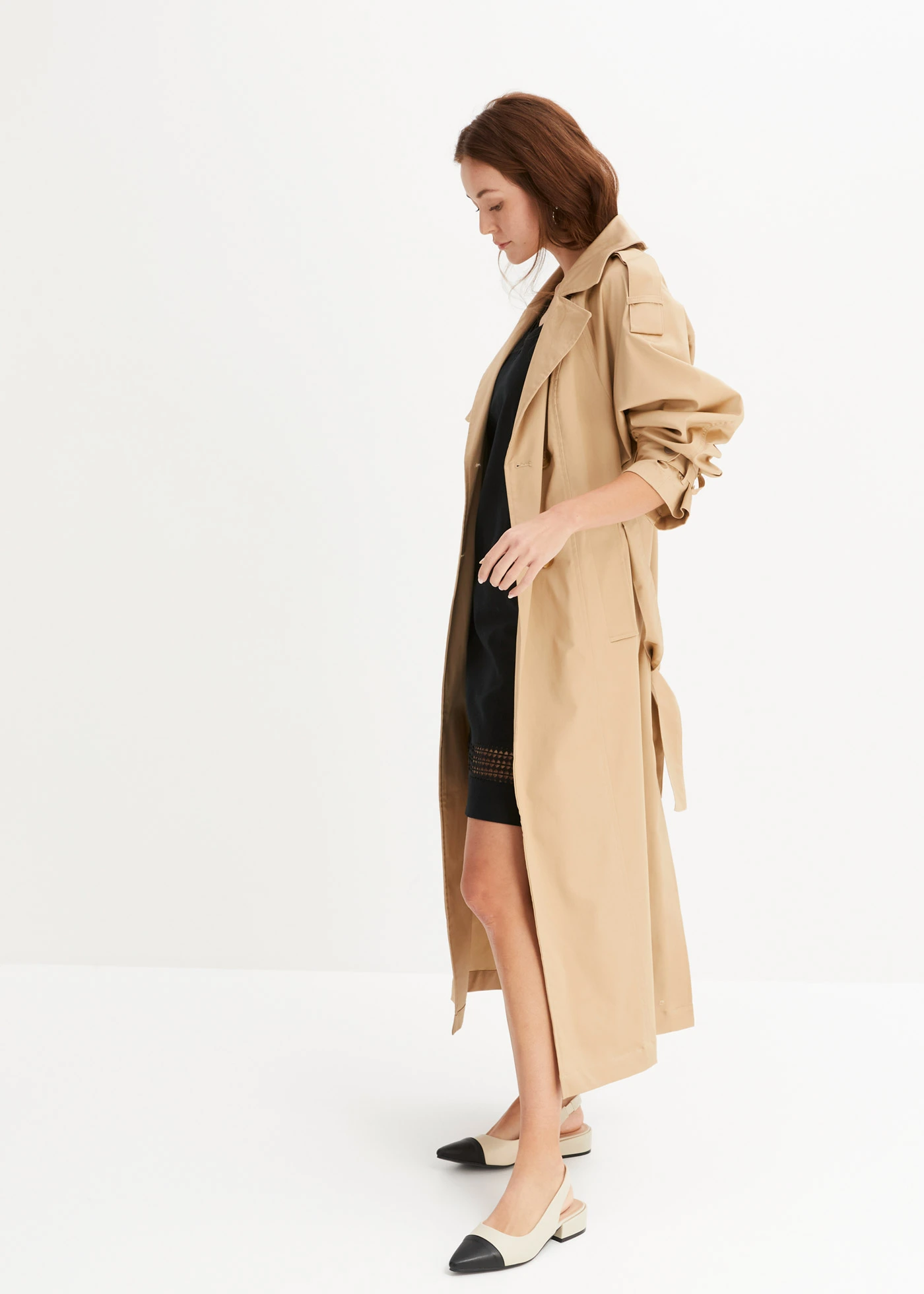 Šaty s krajkovou vsadkou • černá • bonprix obchod