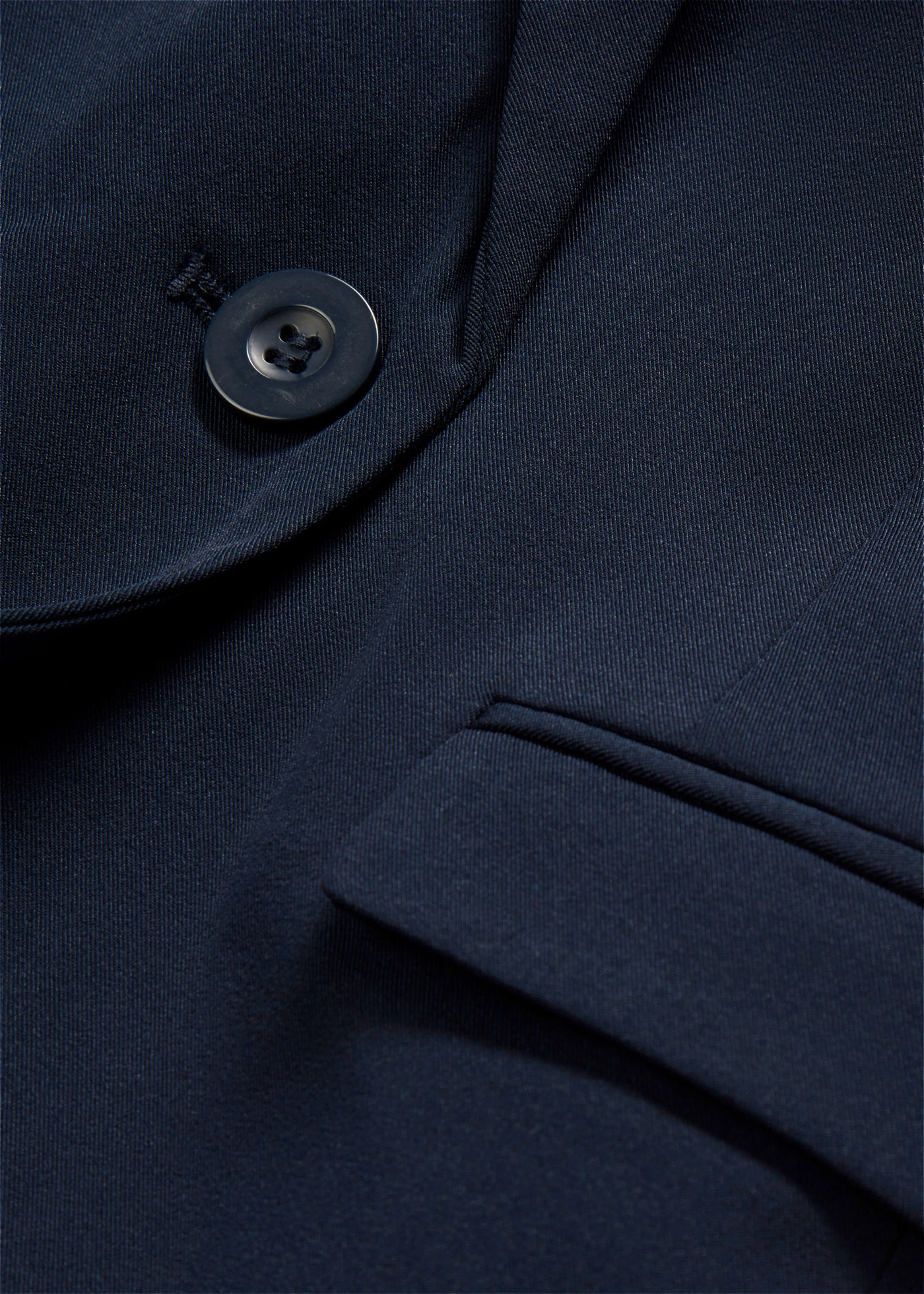 Blazer court avec poches à rabat • bleu foncé • Boutique bonprix