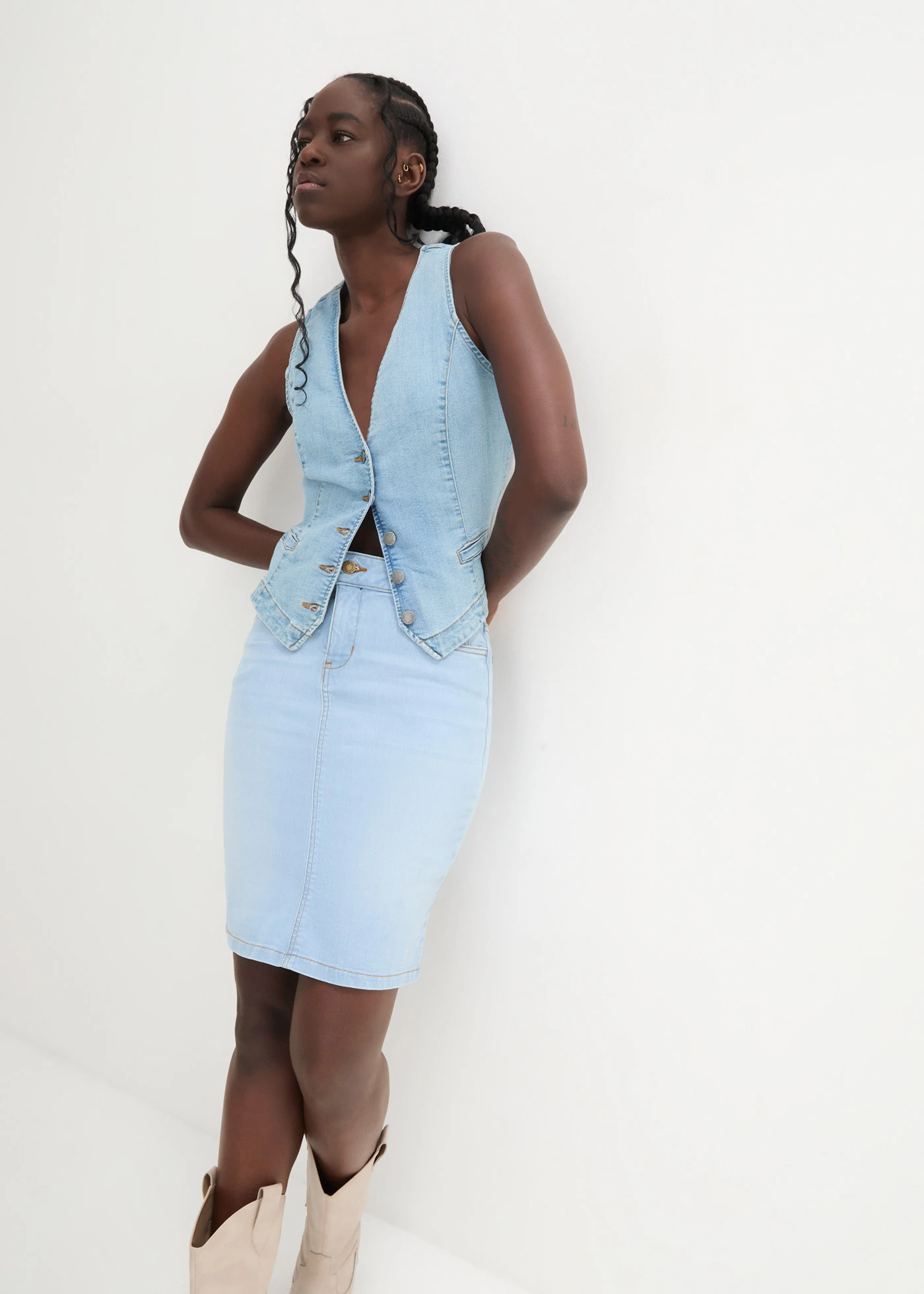 Sztreccs farmerszoknya • jégkék denim, használt hatású • bonprix áruház