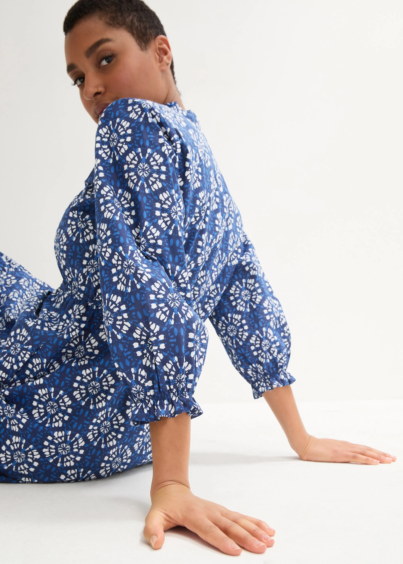 Wijde maxi jurk van katoen-jersey met zakken • Arctisch blauw-wit gedessineerd • bonprix online shop