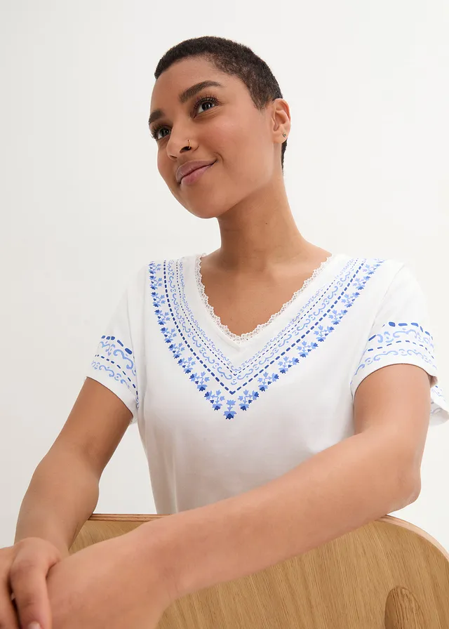 Comfortabel T-shirt met printed borduursel en biologisch katoen • wit met print • product-page.page-title-suffix