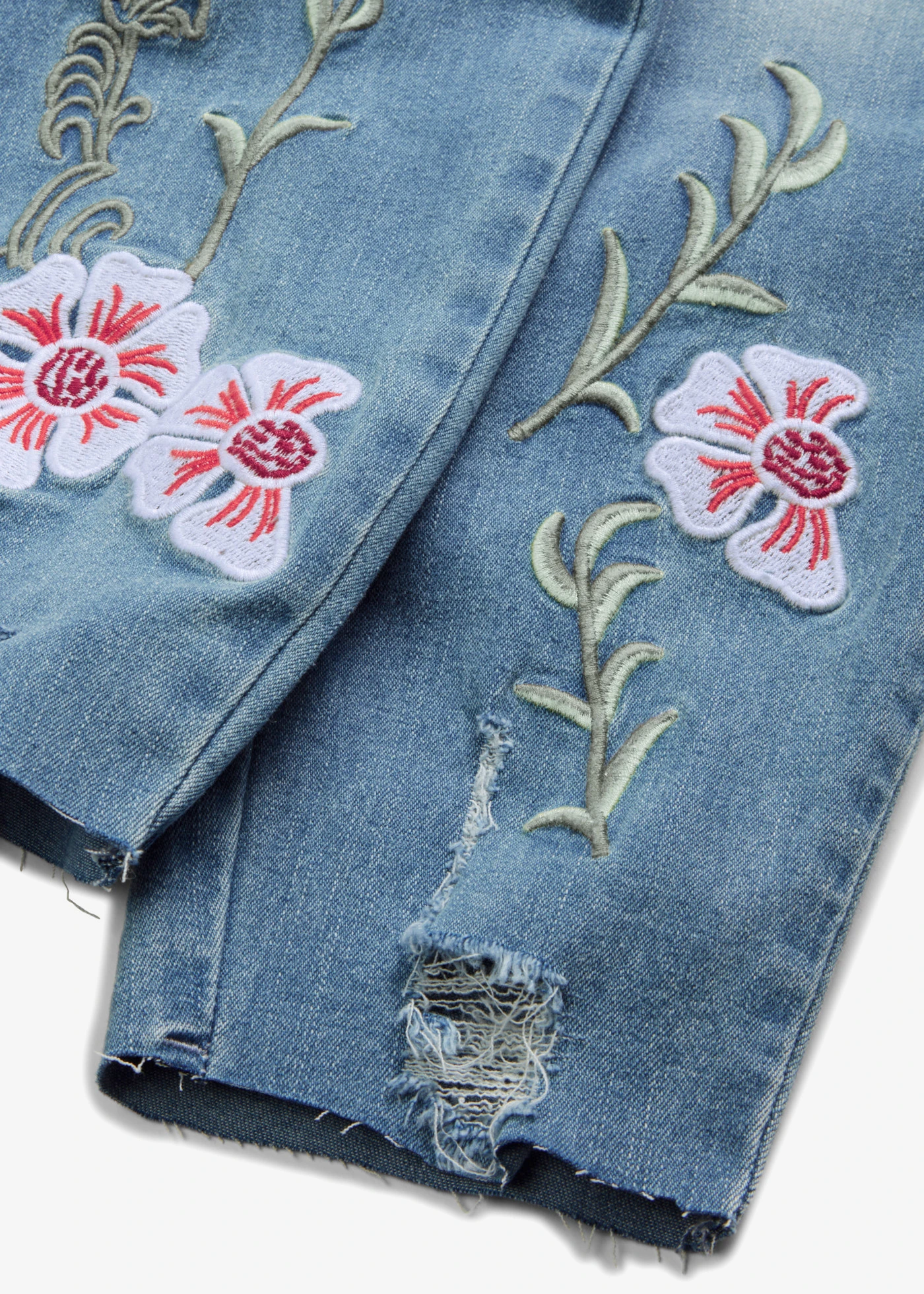 Skinny džínsy, Low Waist, cropped • svetlomodrá denim kvetovaná • obchod bonprix