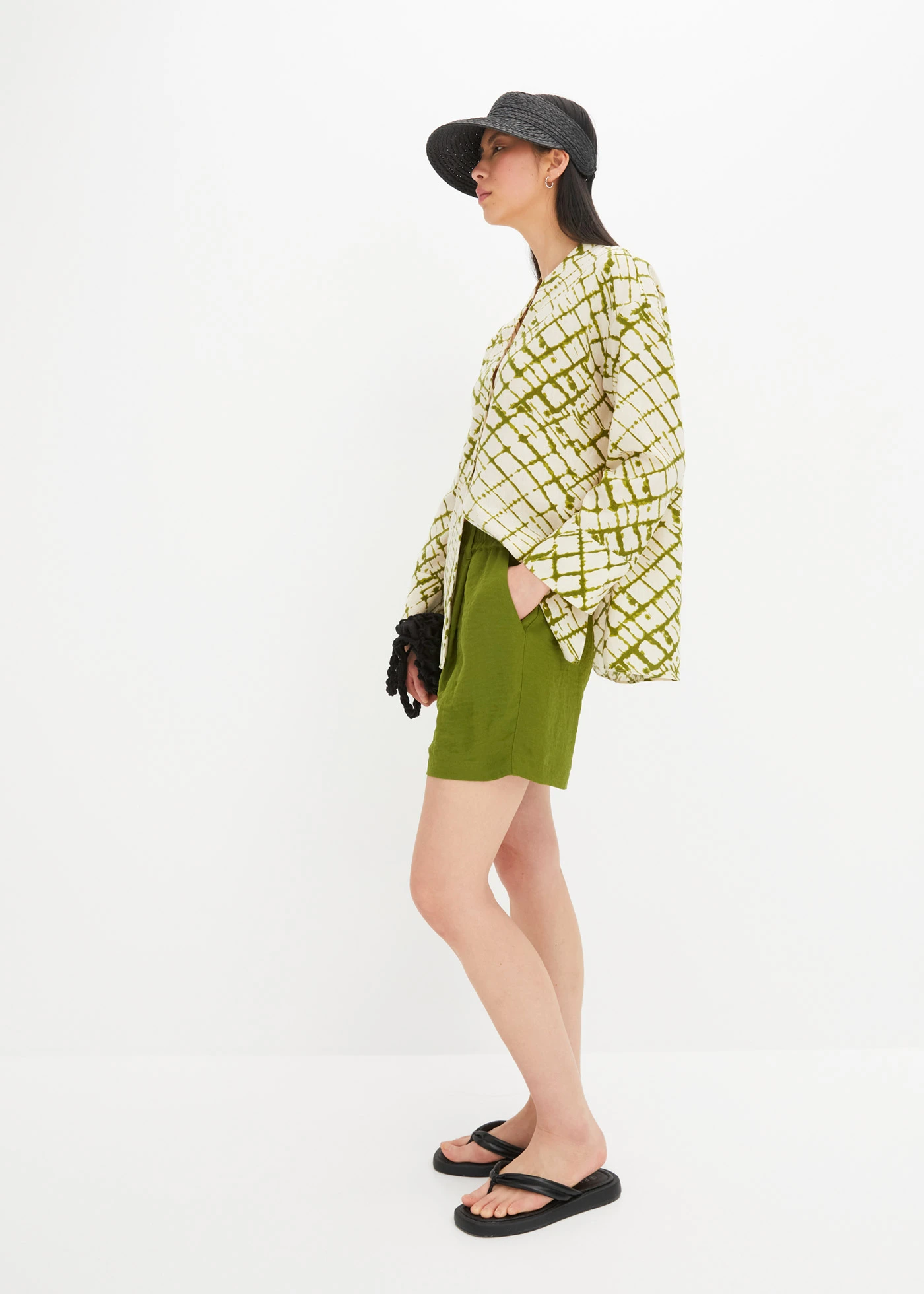 Bermudy s elastickou pasovkou • tmavě mechová • bonprix obchod