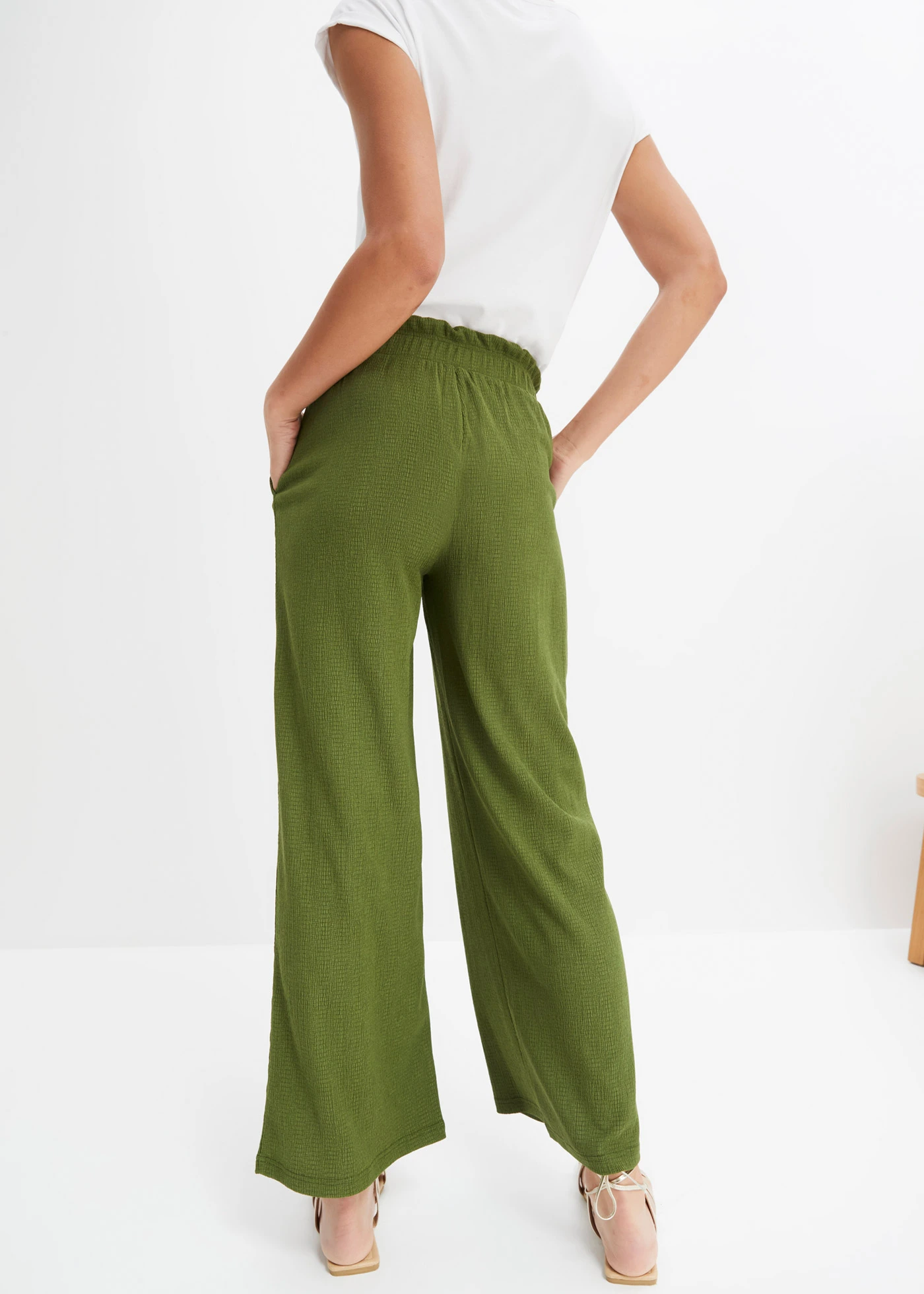 Jersey-crêpe broek met hoge band • donkermosgroen • bonprix online shop