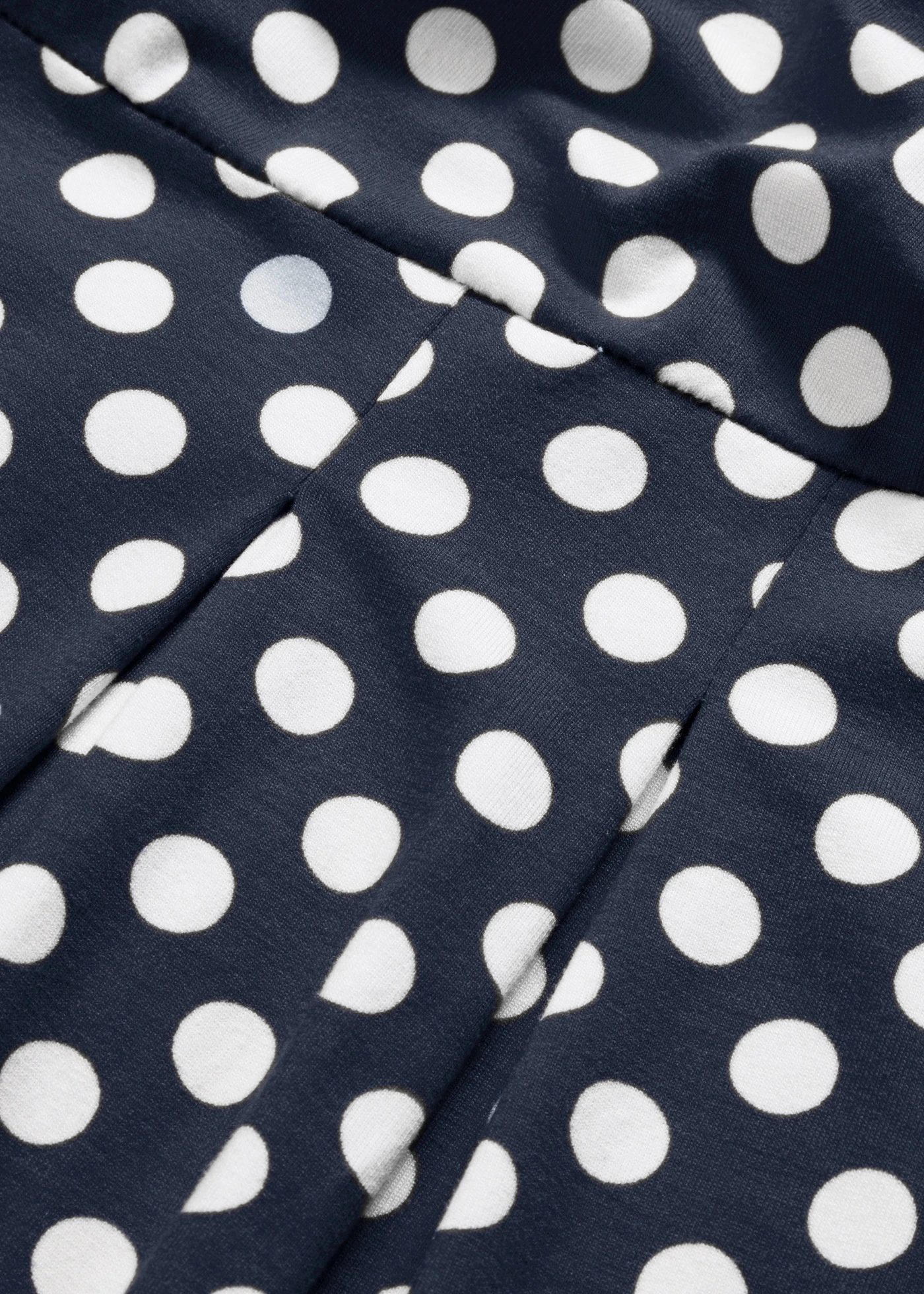 Robe en jersey viscose • bleu foncé pois écru • Boutique bonprix