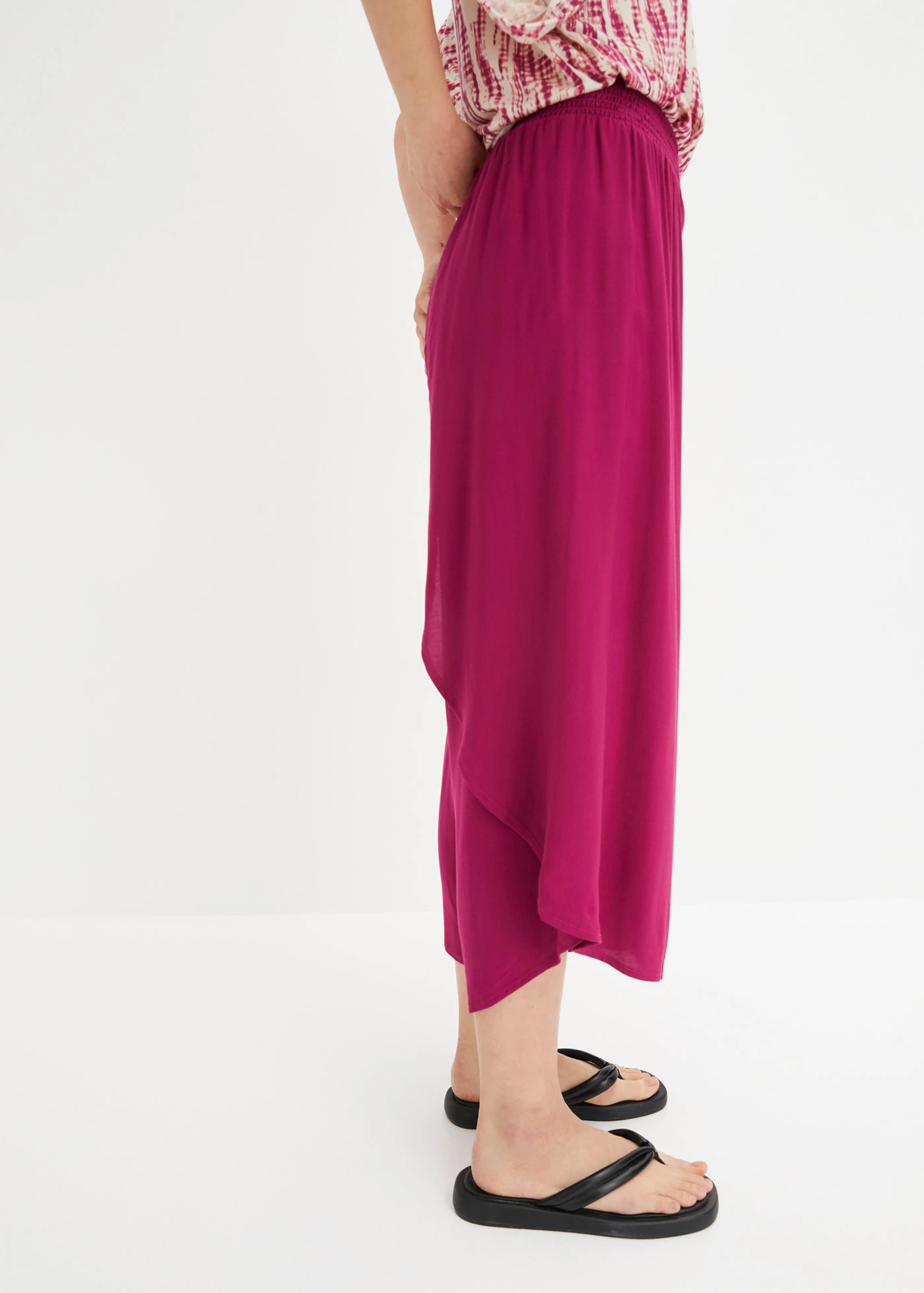 Pantaloni culotte cu lungime până la gambe, din viscoză moale • violet • magazin bonprix