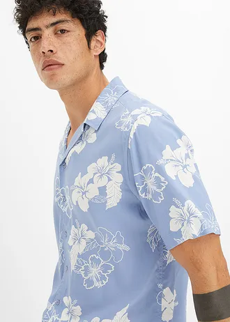 Chemise manches courtes en viscose • bleu clair floral • Boutique bonprix