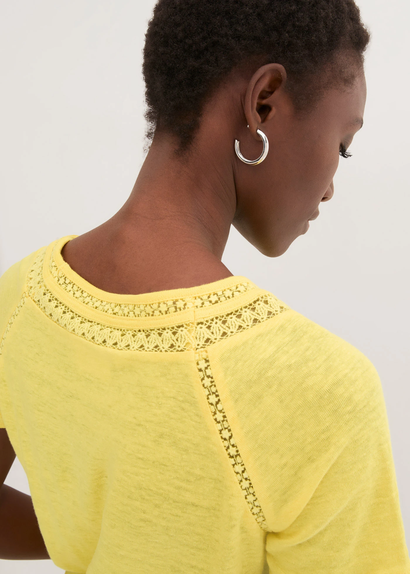 Tričko z čistého lnu s krajkou • kukuřičně žlutá • bonprix obchod