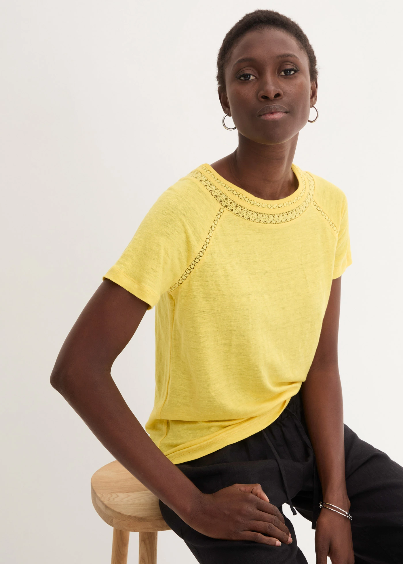 Tričko z čistého lnu s krajkou • kukuřičně žlutá • bonprix obchod